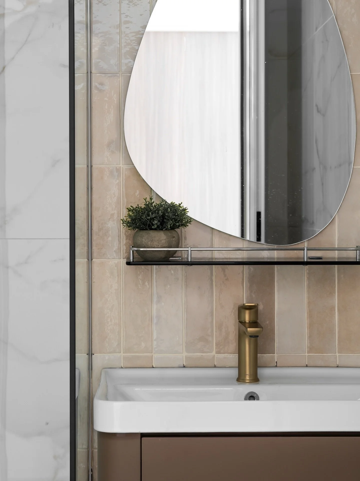 Not just a bathroom, it&rsquo;s where your day begins and ends.

Project: 353 Anchorvale

Have a chat with our IDs to discover a house that is suited for your needs!
📞 Whatsapp +65 9431 2459: http://wa.me/6594312459

🏢 HDB Licensed Renovation Contr