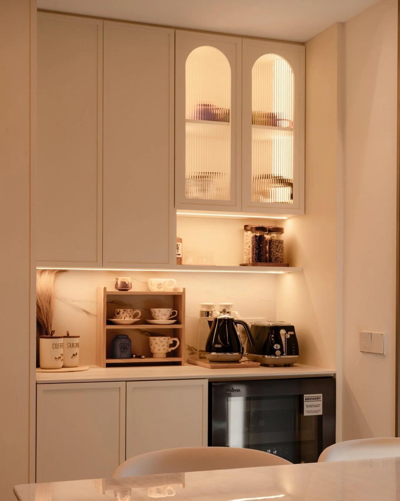 Refined cabinetry that hides the mess and highlights the moment.

Project: 8 Pasir Ris

Have a chat with our IDs to discover a house that is suited for your needs!
📞 Whatsapp +65 9431 2459: http://wa.me/6594312459

🏢 HDB Licensed Renovation Contrac