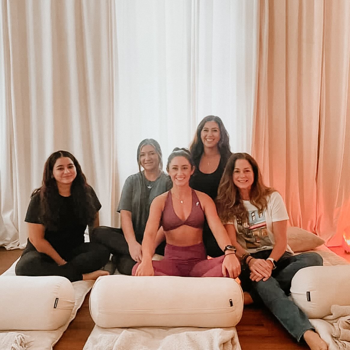 Celebrating three beautiful birthdays with this sweet group of friends was such an honor 🤍

They chose to mark their special days with rest, connection, and the healing power of sound, and the energy in the room was truly magic.

There is something 