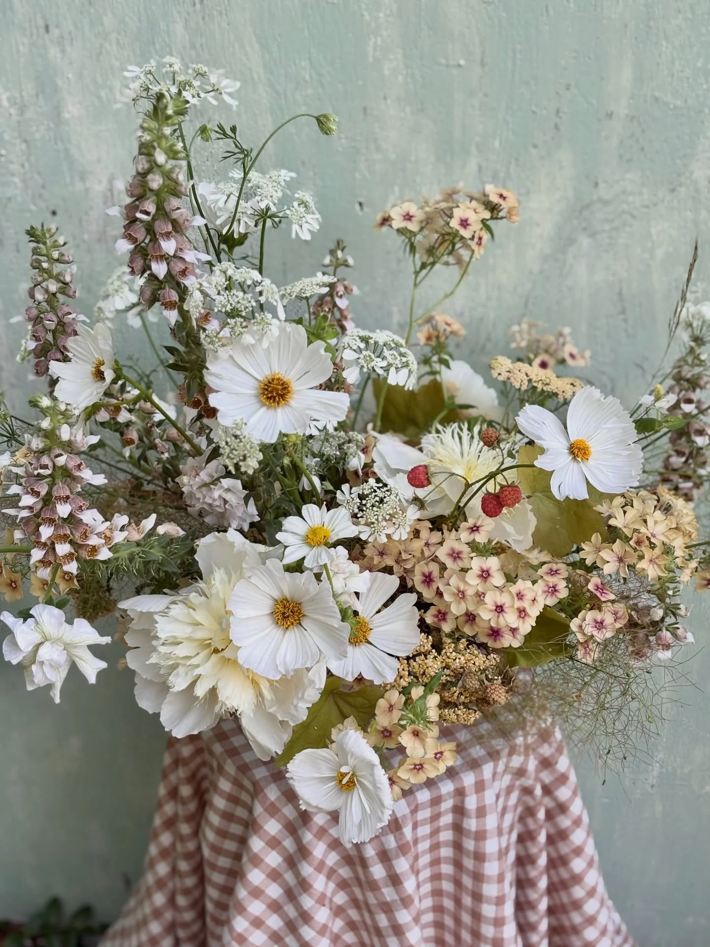 Happy New Year ✨ As I reflect on 2025, I am deeply grateful. This business is now 9 months old, and this year has brought so much growth, beauty, new friendships, and a sense of finding my place. 
I am stepping into 2026 hopeful, inspired, and excite