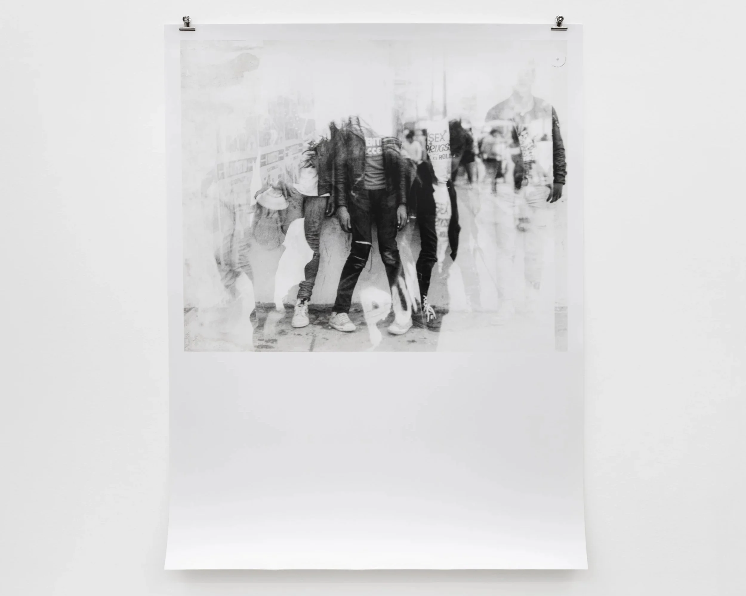 Sarah Minter   
Nadie es inocente (Fantasmas), 1982  
Edition of 3 + 2 AP  
Chromogenic print  
132 x 102 cm  
51.9 x 40 in.  