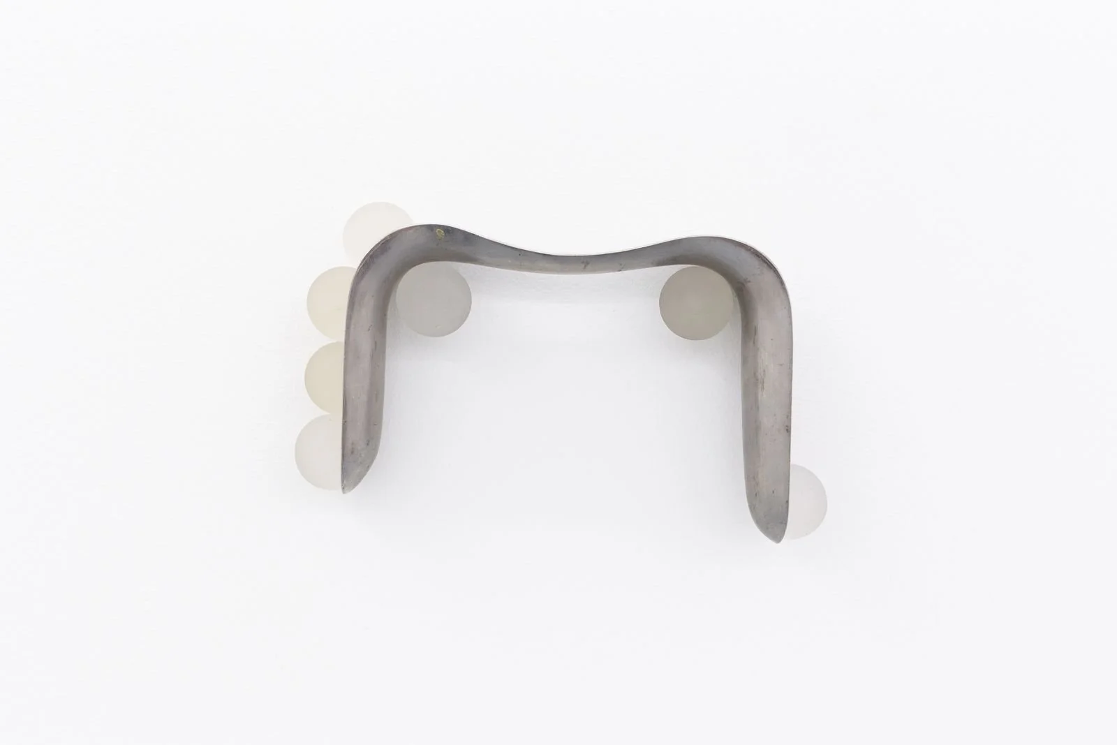 Regressive touch II, 2025
Inox silicone
11 x 18.2 x 3.6 cm.
4.33 in. x 7.17 in. x 1.42 in.