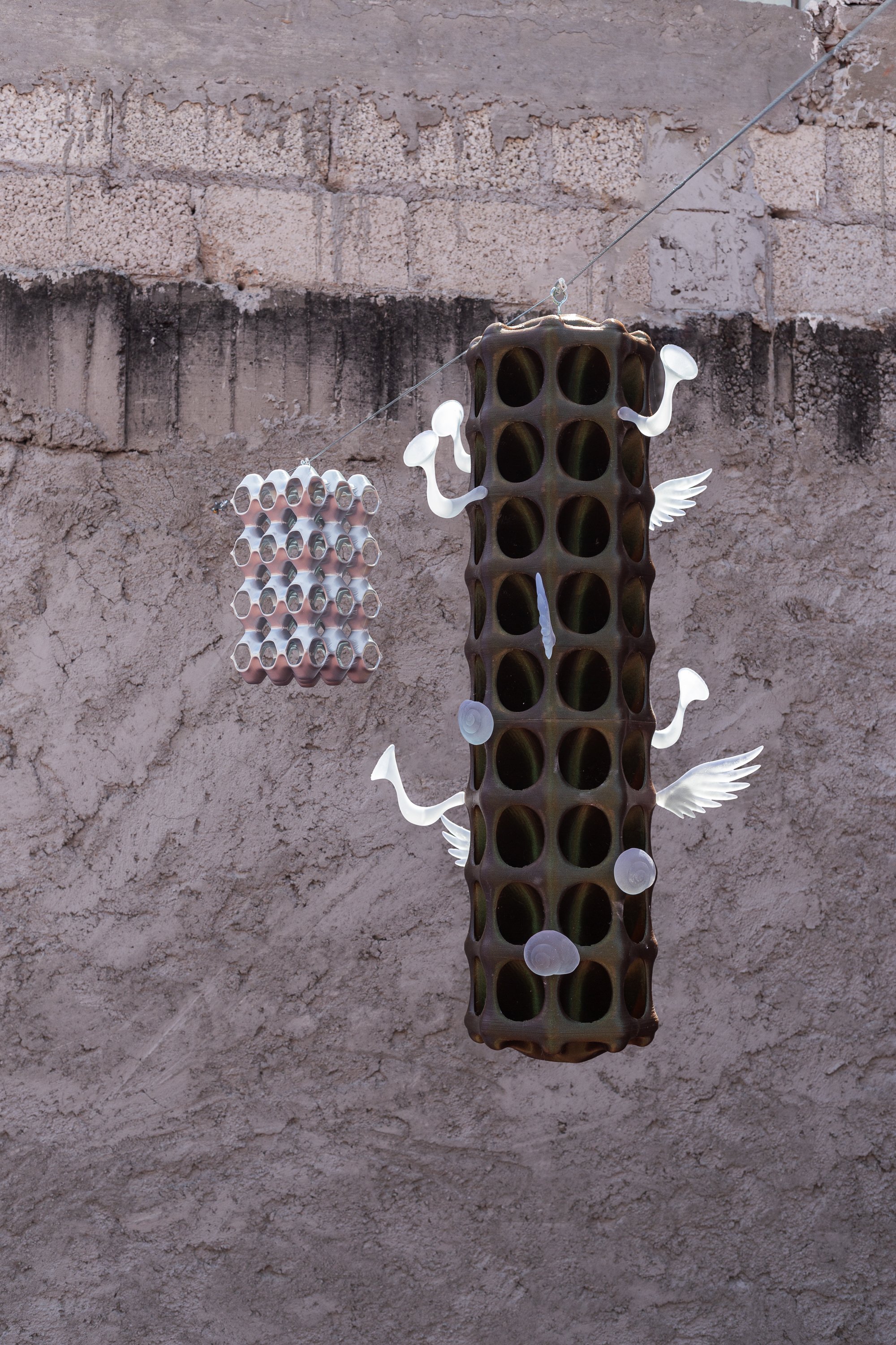 Veronica Lazo 
Prefab Eden feeder 2, 2026 
3D printed PLA and resin 
11.51 x 11.51 x 44.70 cm 
4.53 x 4.53 x 17.60 in. 
