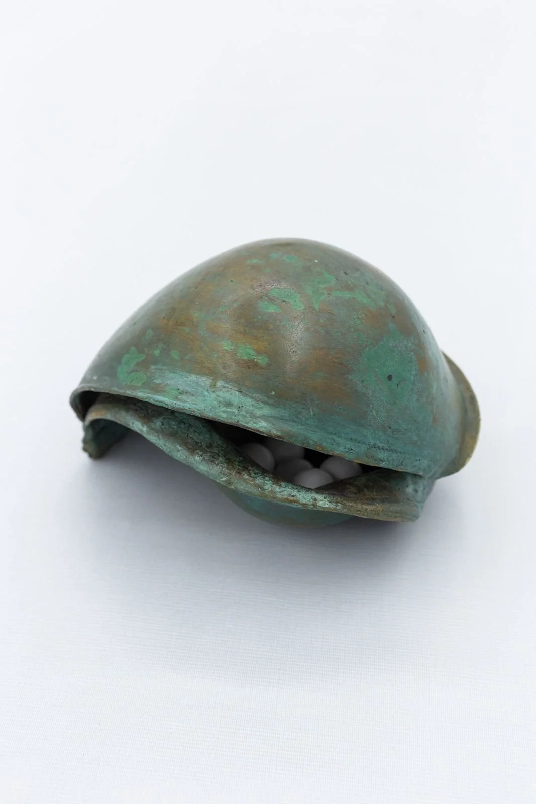 Chest jealousy, 2025
Bronze patiné, cire
16.5 x 23.6 x 18 cm
6.50 x 9.29 x 7.09 in.