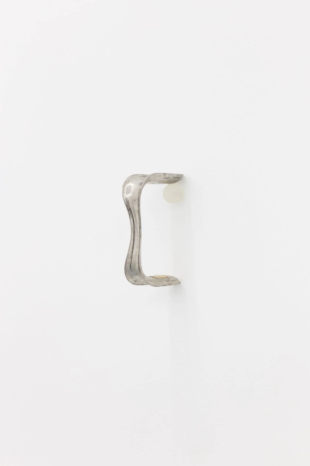 Regressive touch III, 2025
Inox silicone
13.9 x 3.3 x 9 cm
5.47 in. x 1.30 in. x 3.54 in.