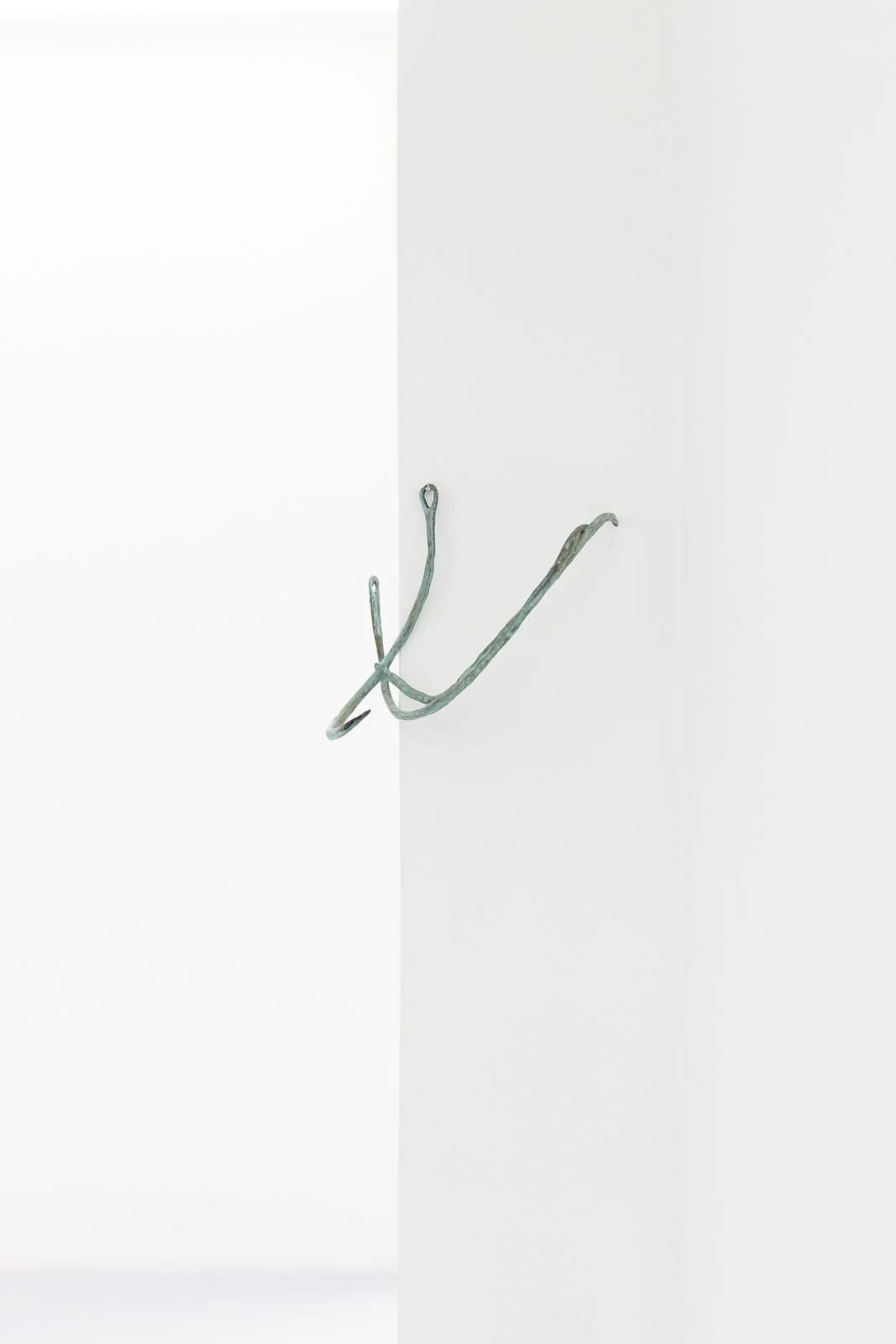 Les encores IV, 2025
Bronze patiné
30 x 25.9 x 3 cm
11.81 x 10.20 x 1.18 in.