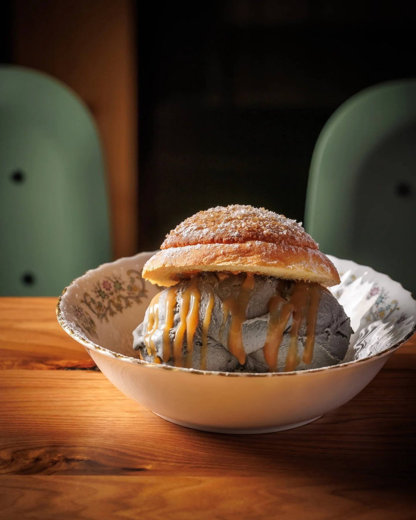 Because Friday deserves a soft landing. 
Melonpan, ice cream, zero regrets.

💥 MELONPAN w/ ice cream + miso caramel.