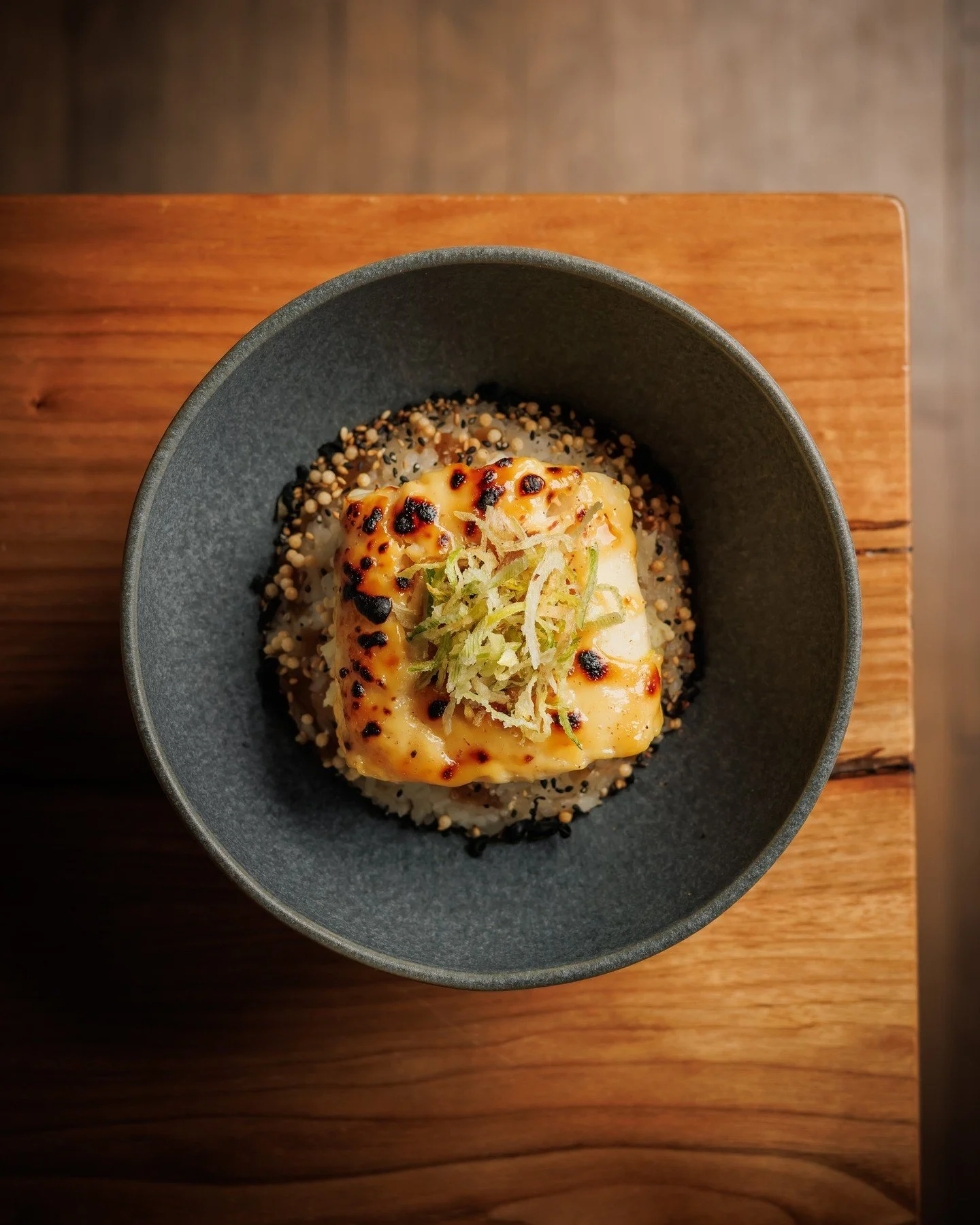 Silky cod, savory miso, just enough smoke. 😮&zwj;💨

MISO BLACK COD // onion + ginger dashi, wakame, rice.