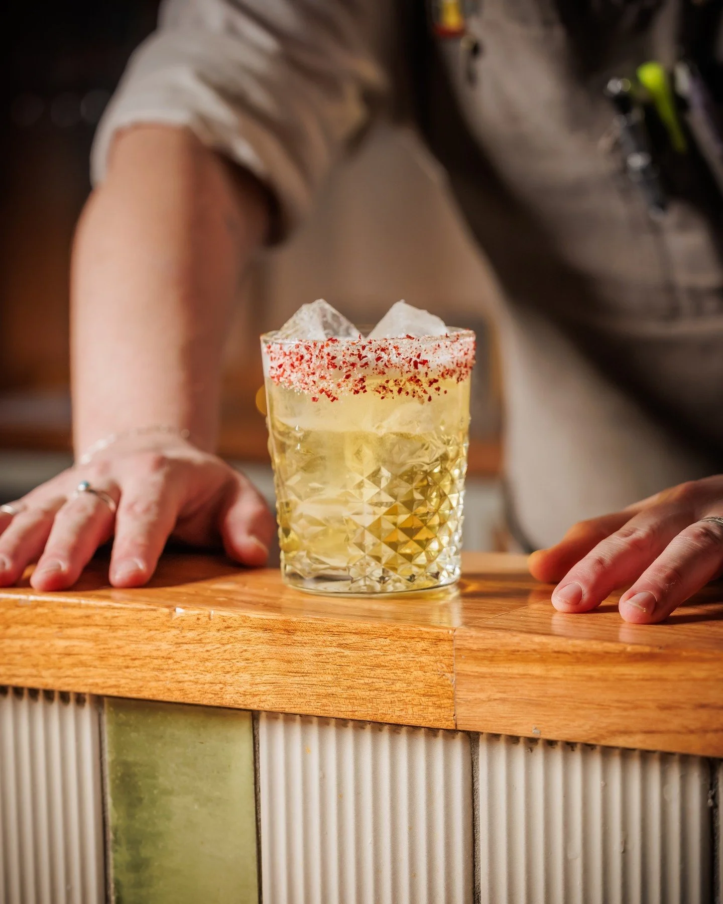 Clarified to perfection. Anything but quiet. ⚡️

💥 SHURYŪDAN PUNCH //tequila, pineapple, umeshu, lemon creme tea, gochugaru (clarified).