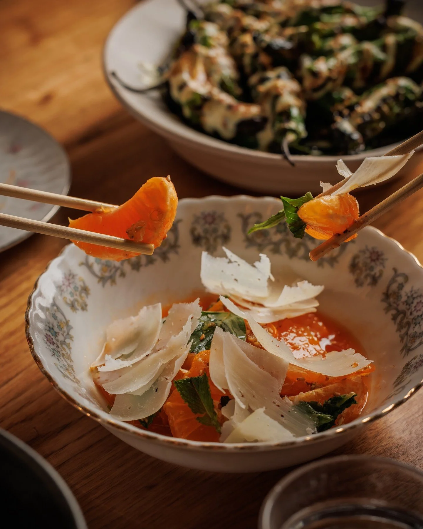 Not a salad person? give this one a minute&hellip;

💥 SESAME ORANGE SALAD // cara cara, mandarin, kumquat, chogochujang, pecorino.