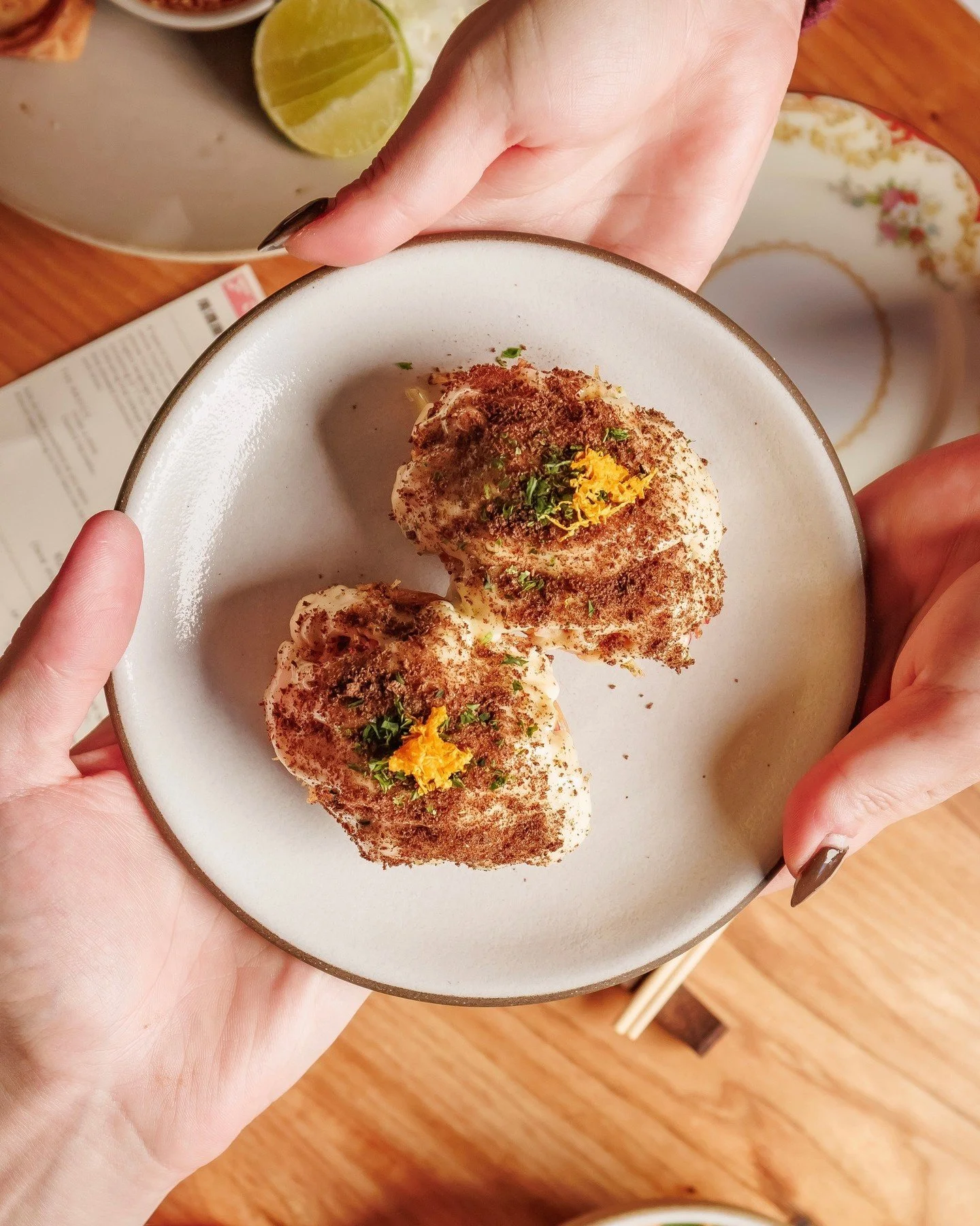 New week, same table. 😎 

💥 TOFU POCKETS // kani-rice, yuzu tartar + pumpernickel.
💥 SESAME ORANGE SALAD // cara cara, mandarin, kumquat, chogochujang, pecorino.
💥 CRAB FRIED RICE // pork belly, corn, kani + egg.
