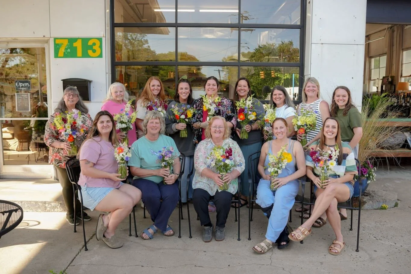 Kinda wishin&rsquo; it was last Saturday again!

I loved sharing my Saturday afternoon with these wonderful humans, and look forward to another flower party this year where we&rsquo;ll play with my locally-grown beauty again. 💃🏻💃🏻