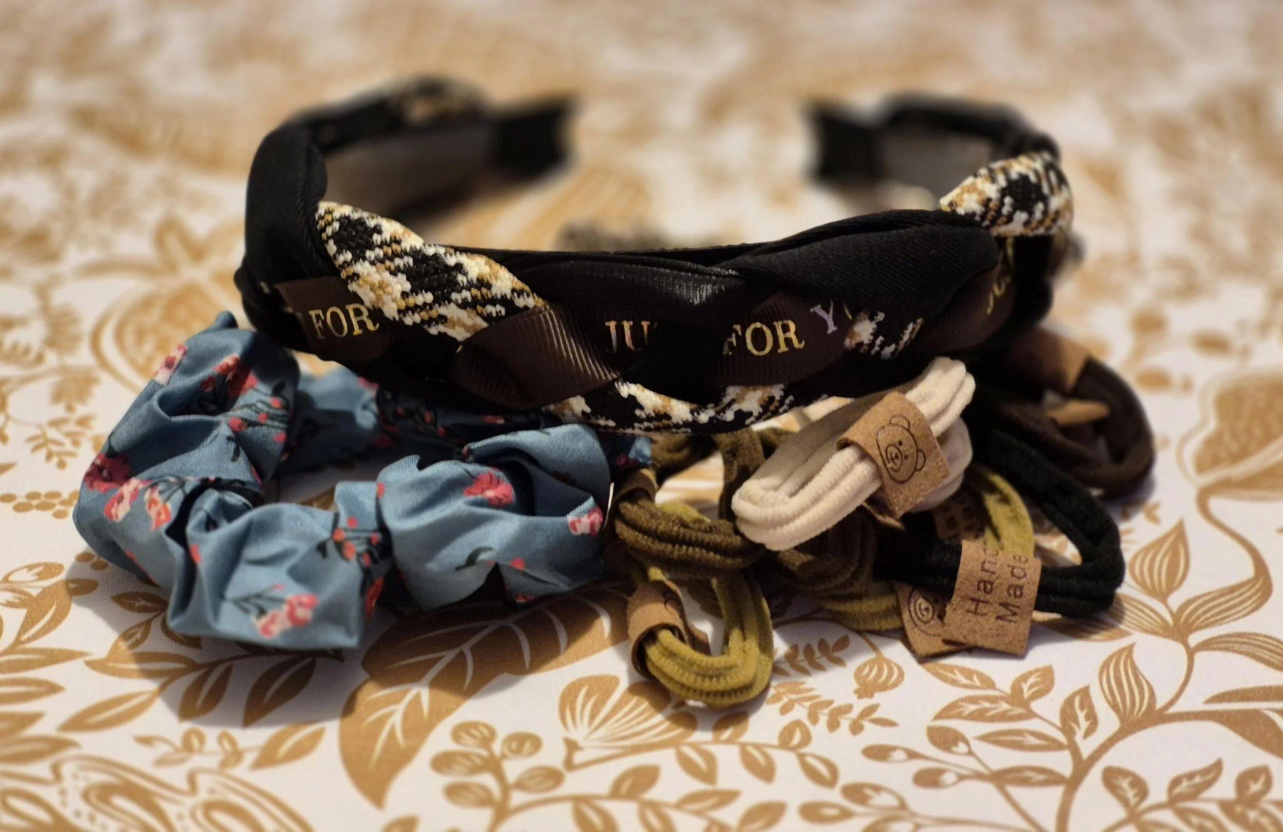 Vintage Letter Print Fabric Hairband Set – 1 Chic Headband + 13  Elastic Hair Ties