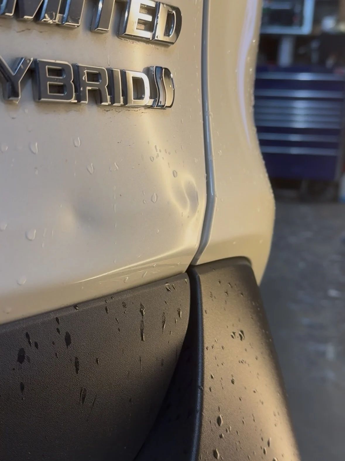 2020 RAV4 hatch dent.
Aluminum, Body line at the hemmed edge.
More and more manufacturers are using aluminum for body panels and that makes repairs difficult.
With the right technique and tools, it is still possible!
.
.
.
#dentfreevanpdr #pdr #paint