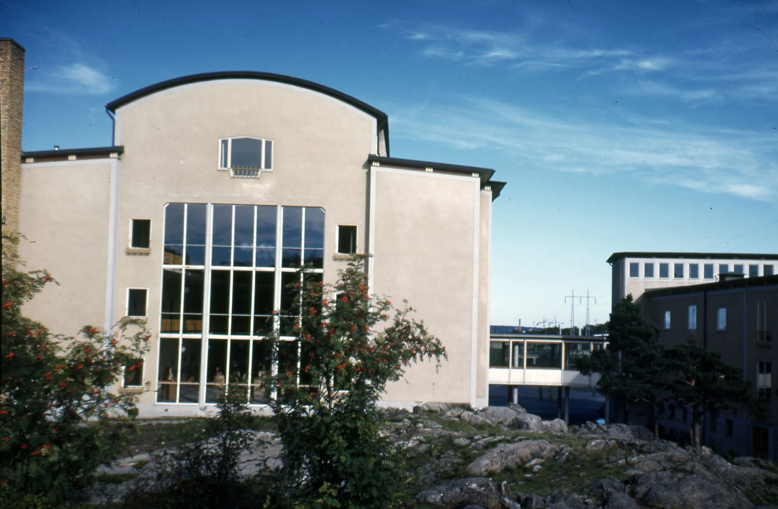 Enskede Gymnasium Southern Stockholm, Sweden (Tore Axén and Per Persson) Photo: Robin Boyd, 1950 Civic 