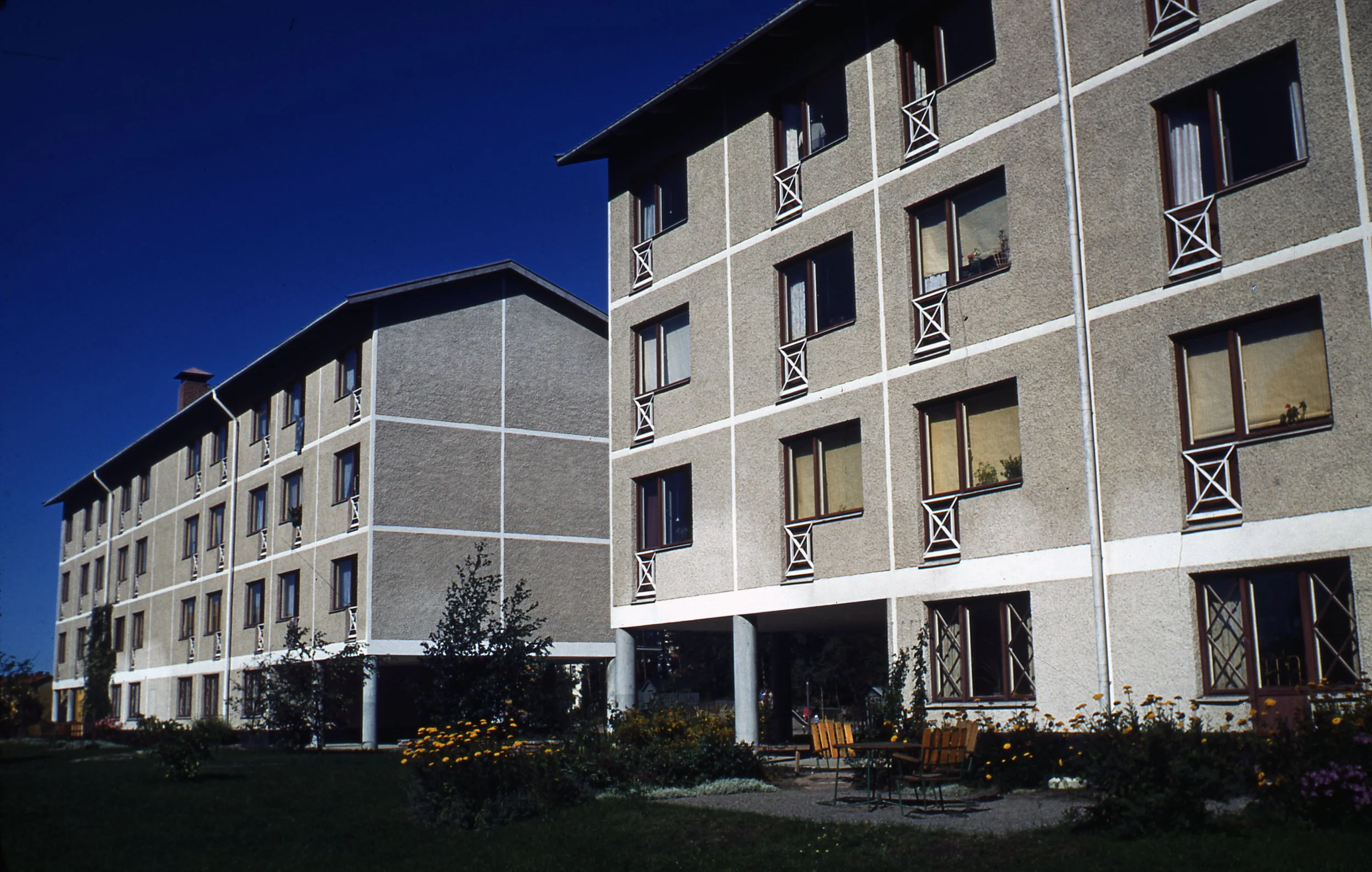 Villa Myrdal, Stockholm, Sweden (Sven Markelius, 1937) Photo: Robin Boyd, 1950 Housing 