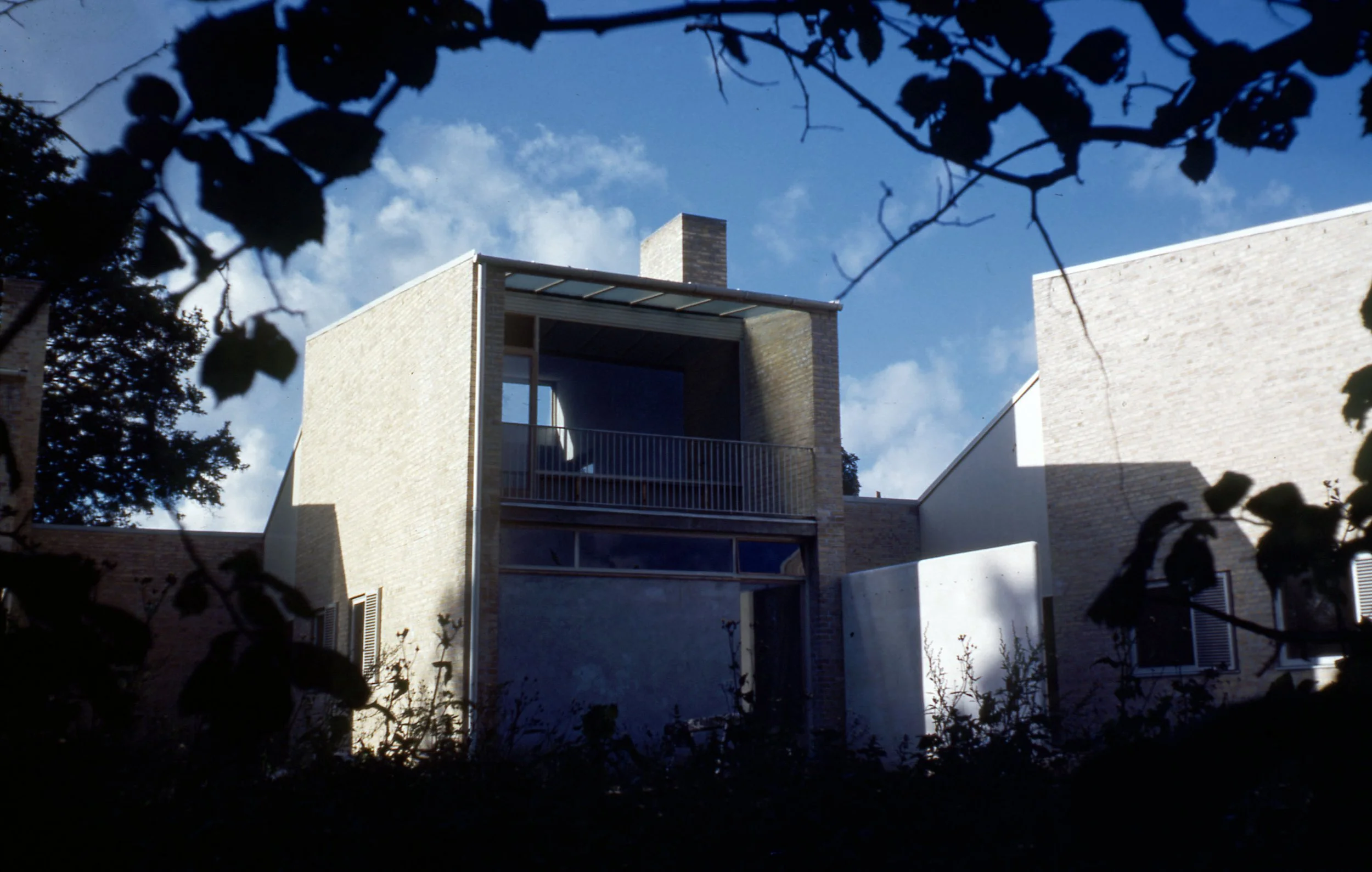 Soholm Row Houses, Klampenborg, Denmark (Arne Jacobsen, 1950) Photo: Robin Boyd, 1950 Housing 