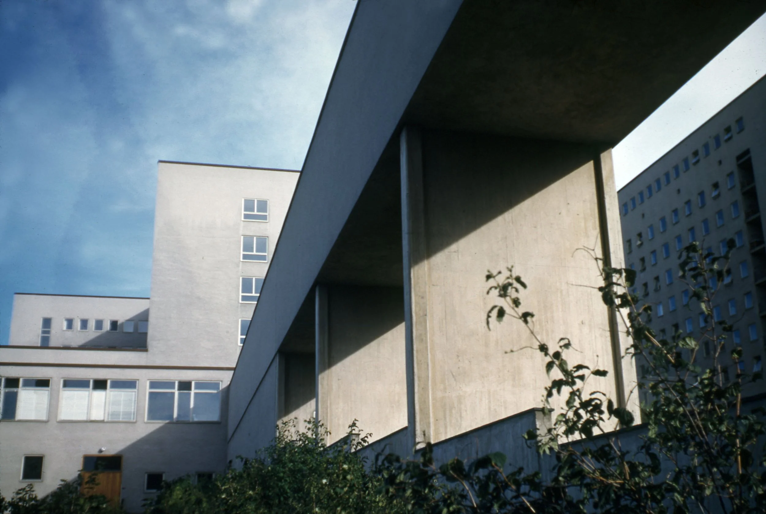 Söder Hospital, Stockholm, Sweden (Hjalmar Cederstom, 1944) Photo: Robin Boyd, 1950 Civic 