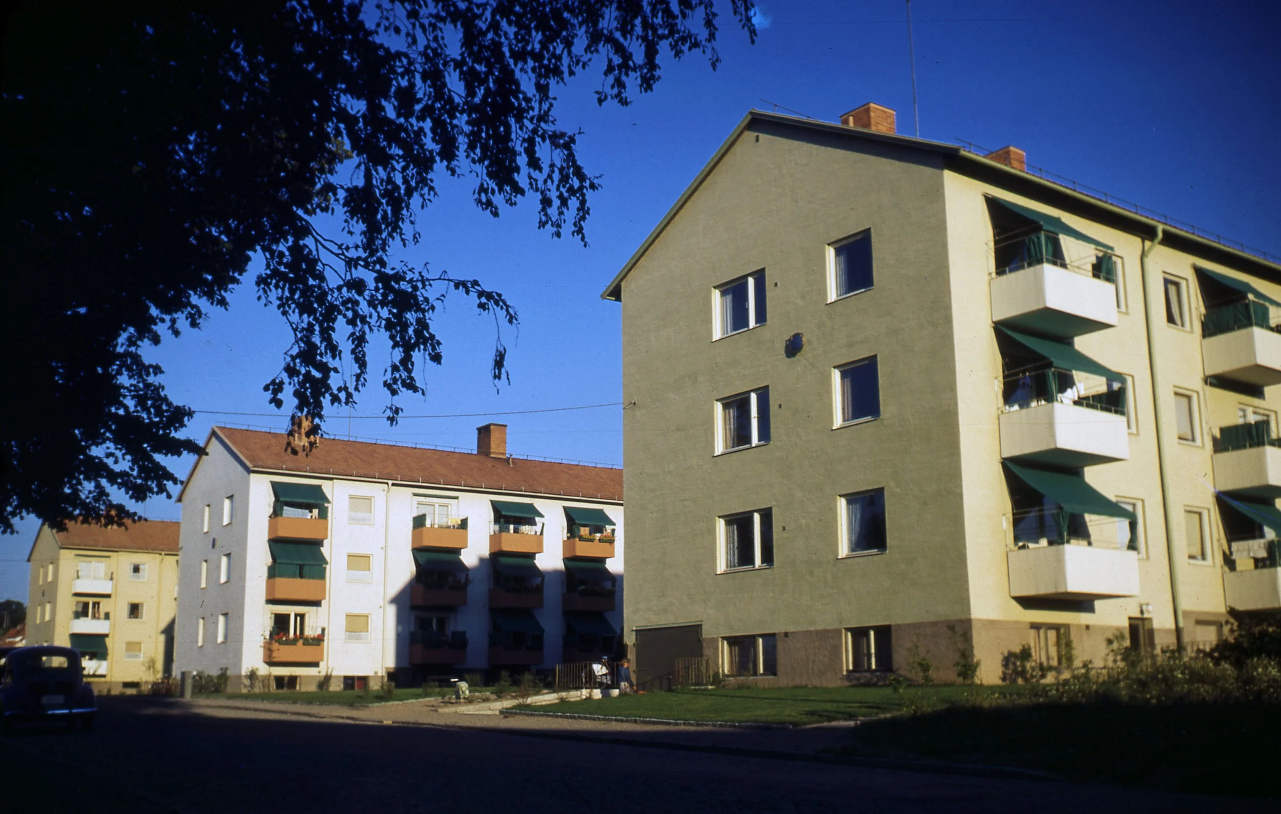Flats, Motala, Sweden (HSB Sweden) Photo: Robin Boyd, 1950 Housing 
