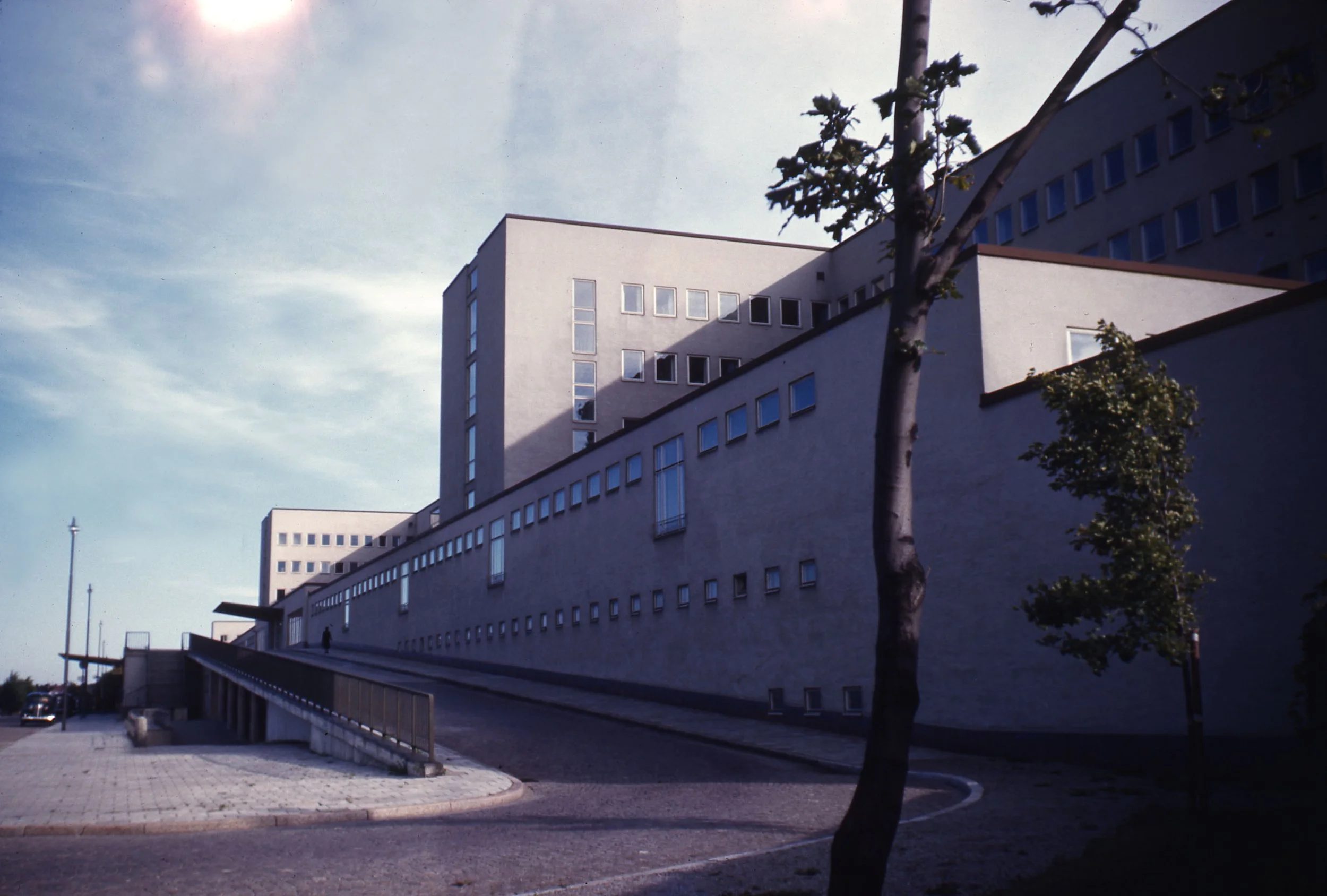 Söder Hospital, Stockholm, Sweden  (Hjalmar Cederstom, 1943) Photo: Robin Boyd, 1950 Civic 