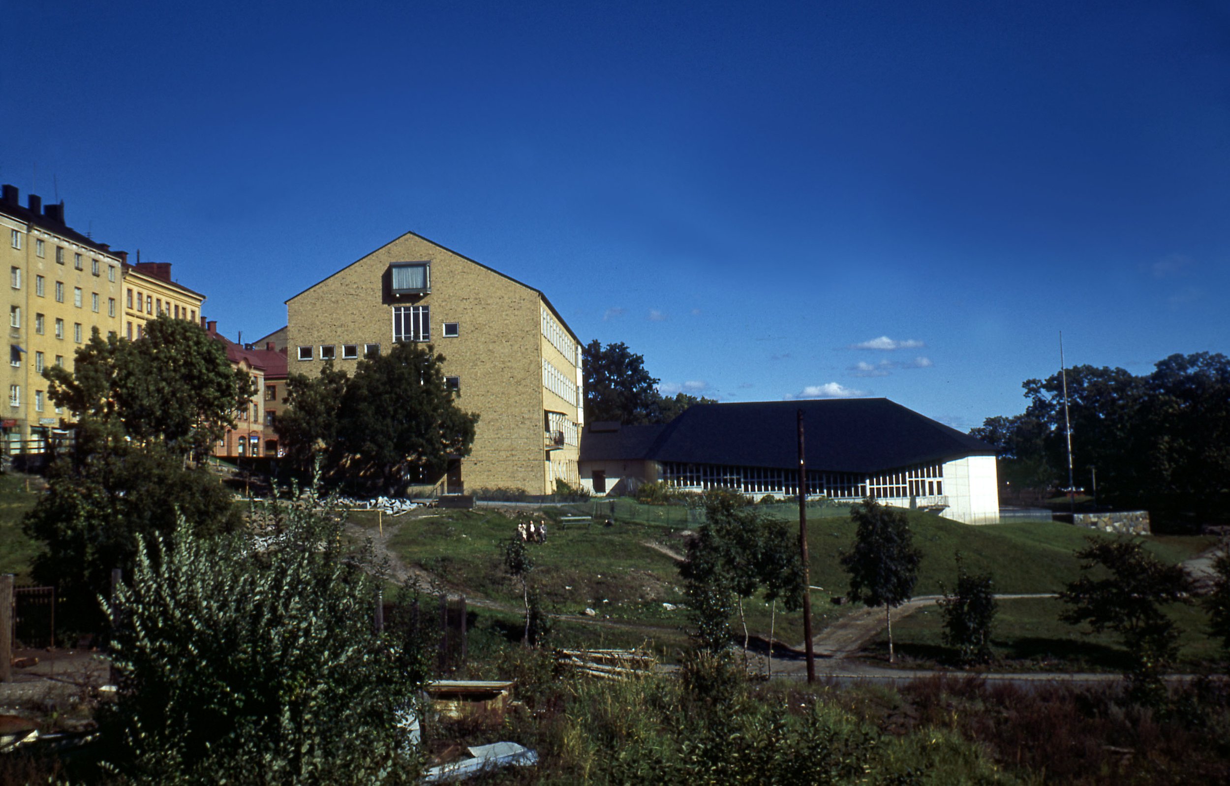 Sodermalm Secondary School For Girls, Stockholm, Sweden (Nils Ahrbom and Helge Zimdahl, 1945) Photo: Robin Boyd, 1950 Civic 