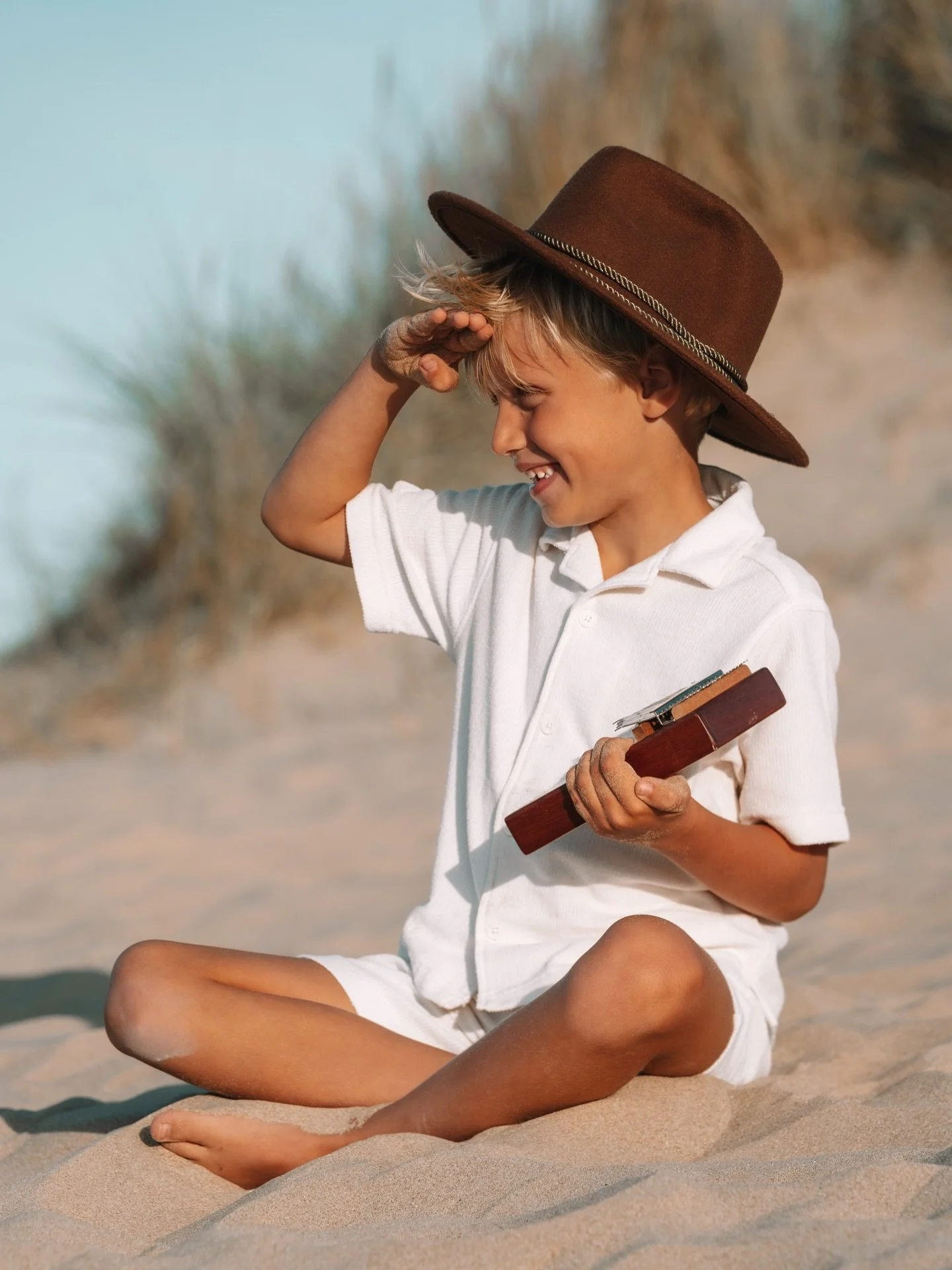 Can&rsquo;t wait d&rsquo;&ecirc;tre cet &eacute;t&eacute; 🧡🧡🧡 !!! Pas vous ?? 😎

Plus que quelques places pour les s&eacute;ances &agrave; la plage cet &eacute;t&eacute; et apr&egrave;s ch&eacute; finiiii 🏝️🎨

&mdash;&mdash;-

📮Infos, tarifs e