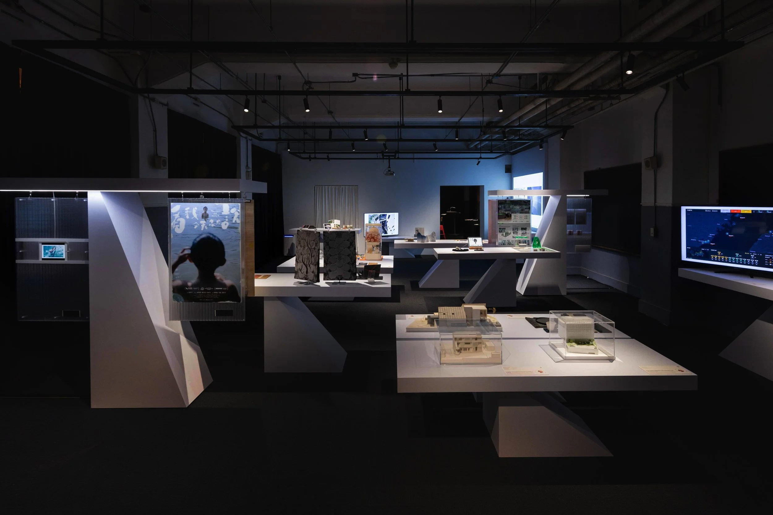 04展間｜「快慢館」呈現設計在時間尺度中的不同面貌。 copy.jpg