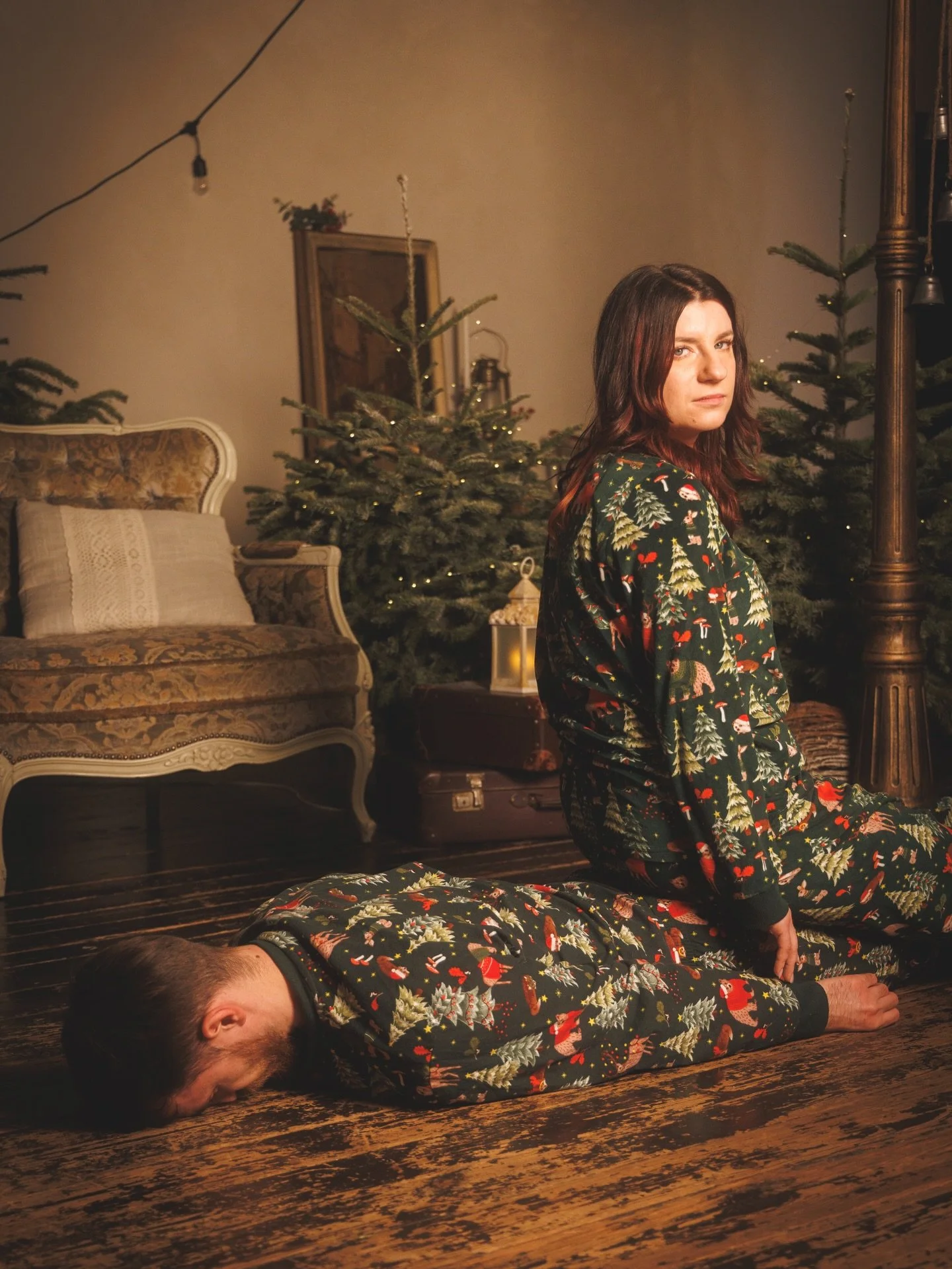 Po cichu liczę, że ich pierwszy taniec będzie zawierał figury z pierwszych 4 zdjęć, przez całe wesele (i życie!) będą wyglądali tak radośnie jak na dw&oacute;ch ostatnich ❤️
Ta dw&oacute;jka za 4 miesiące powie sobie &ldquo;TAK&rdquo; i cholernie mni