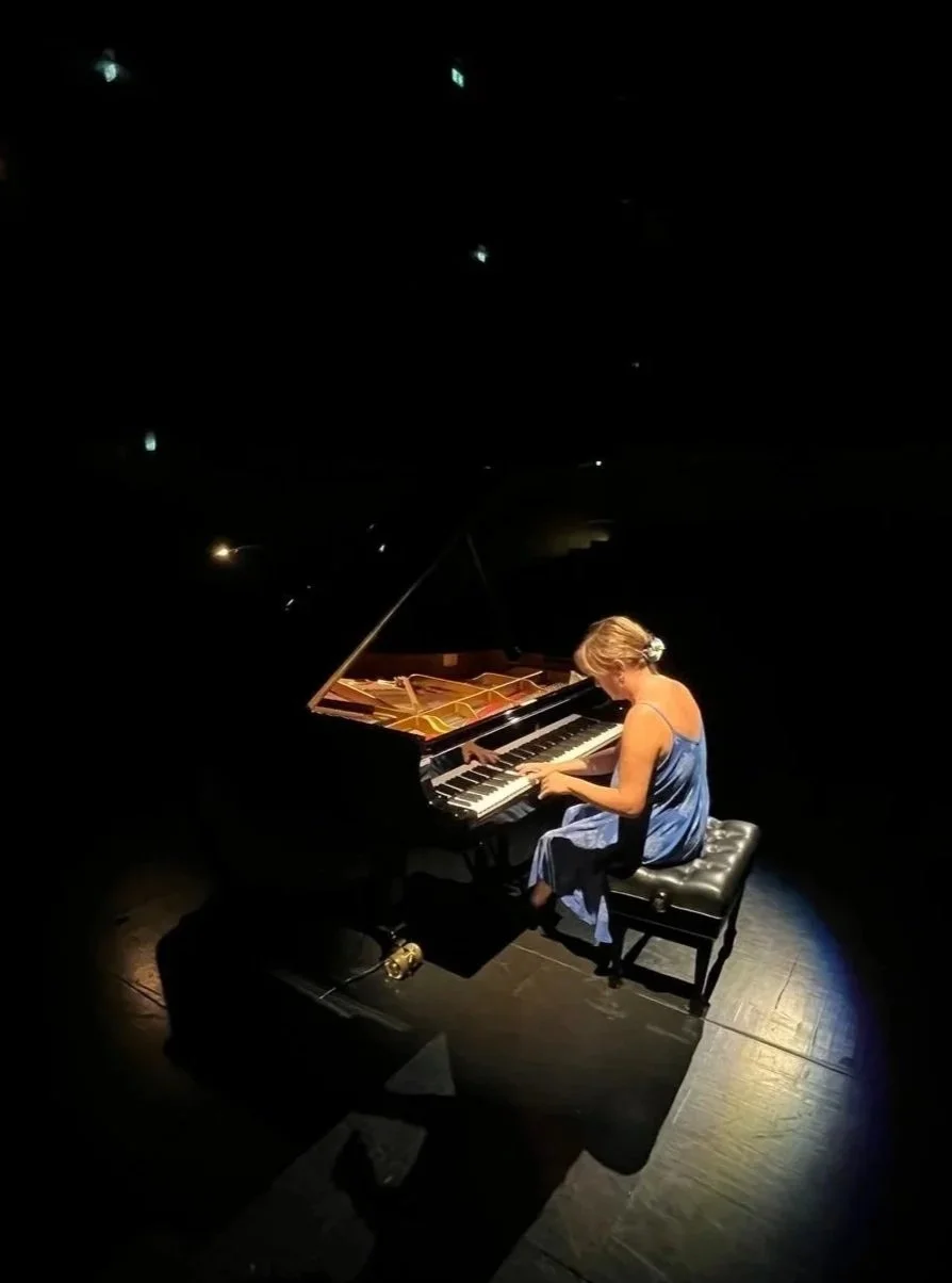 Nouchine piano Caudan.jpg