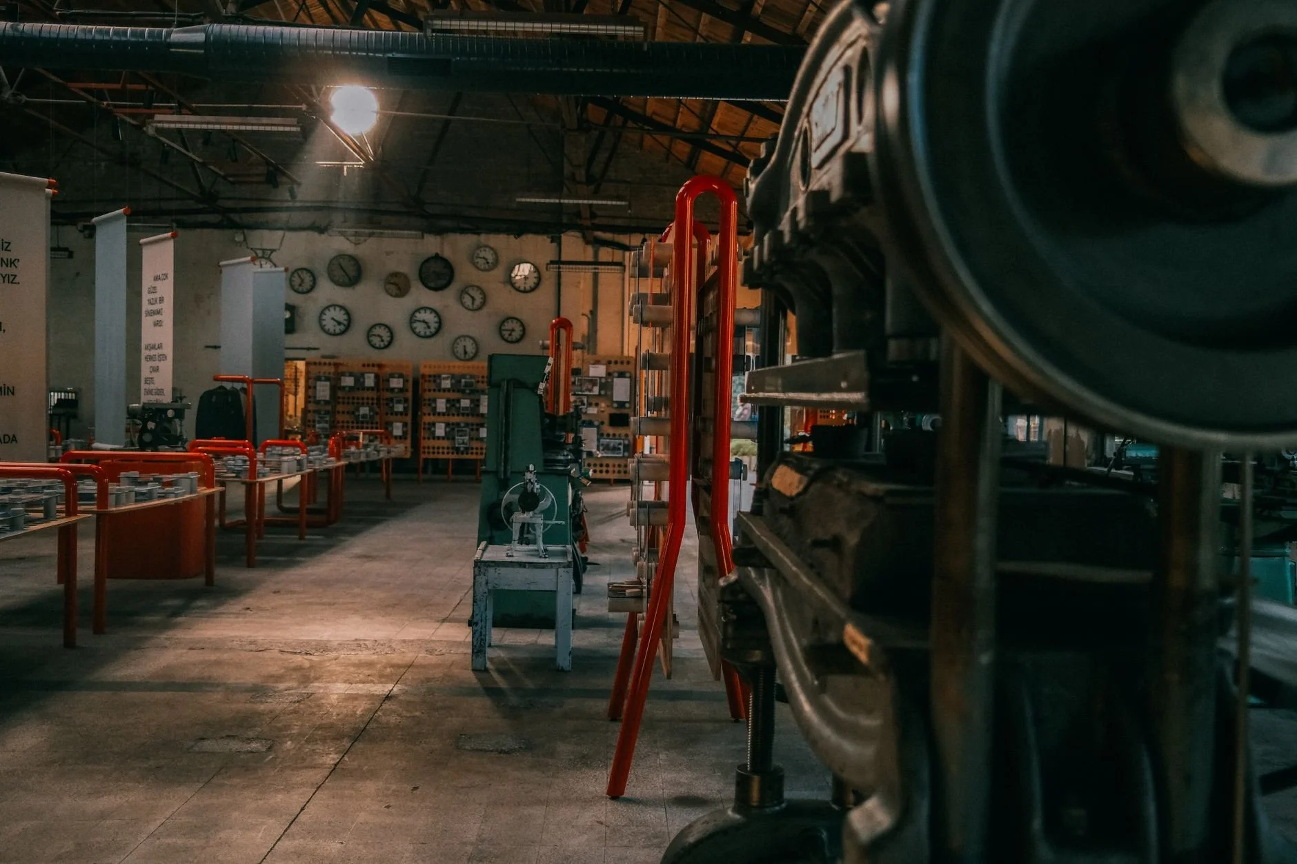 Selling Business Equipment at Auction: A Guide for Owners, Administrators and IPs