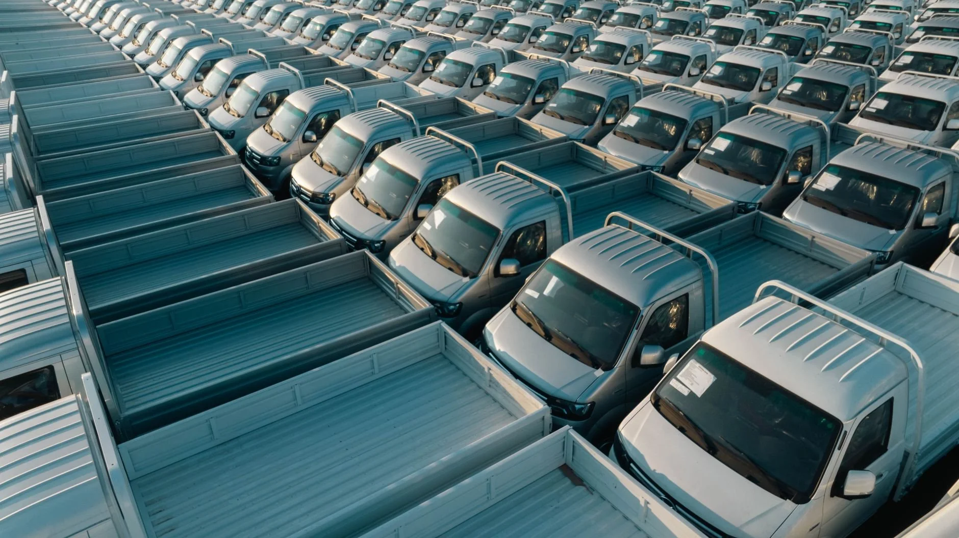Where to Find Commercial Vehicle and Machinery Auction Deals Online in the UK