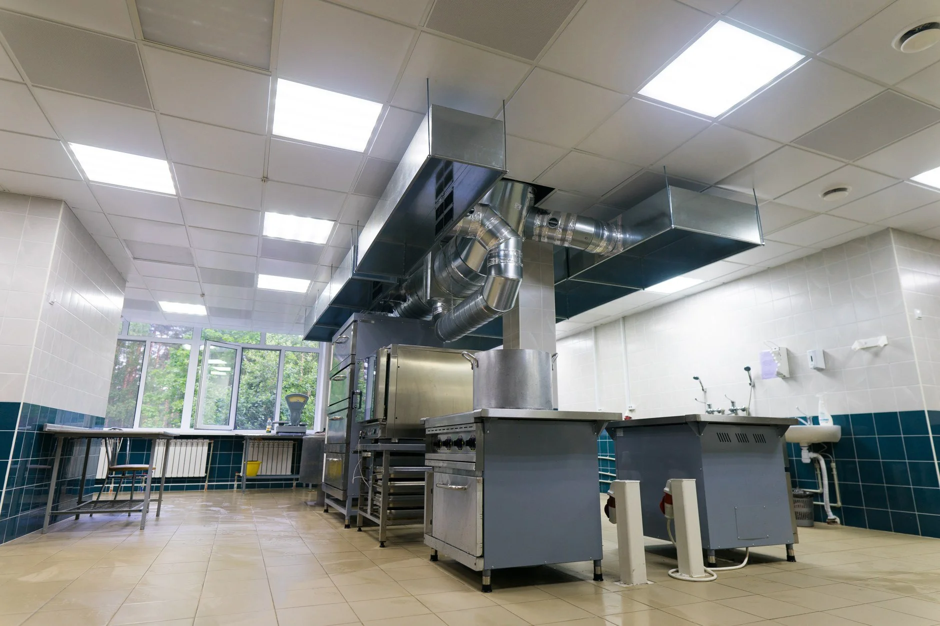Buying Commercial Catering Equipment from Business Closures at Auction