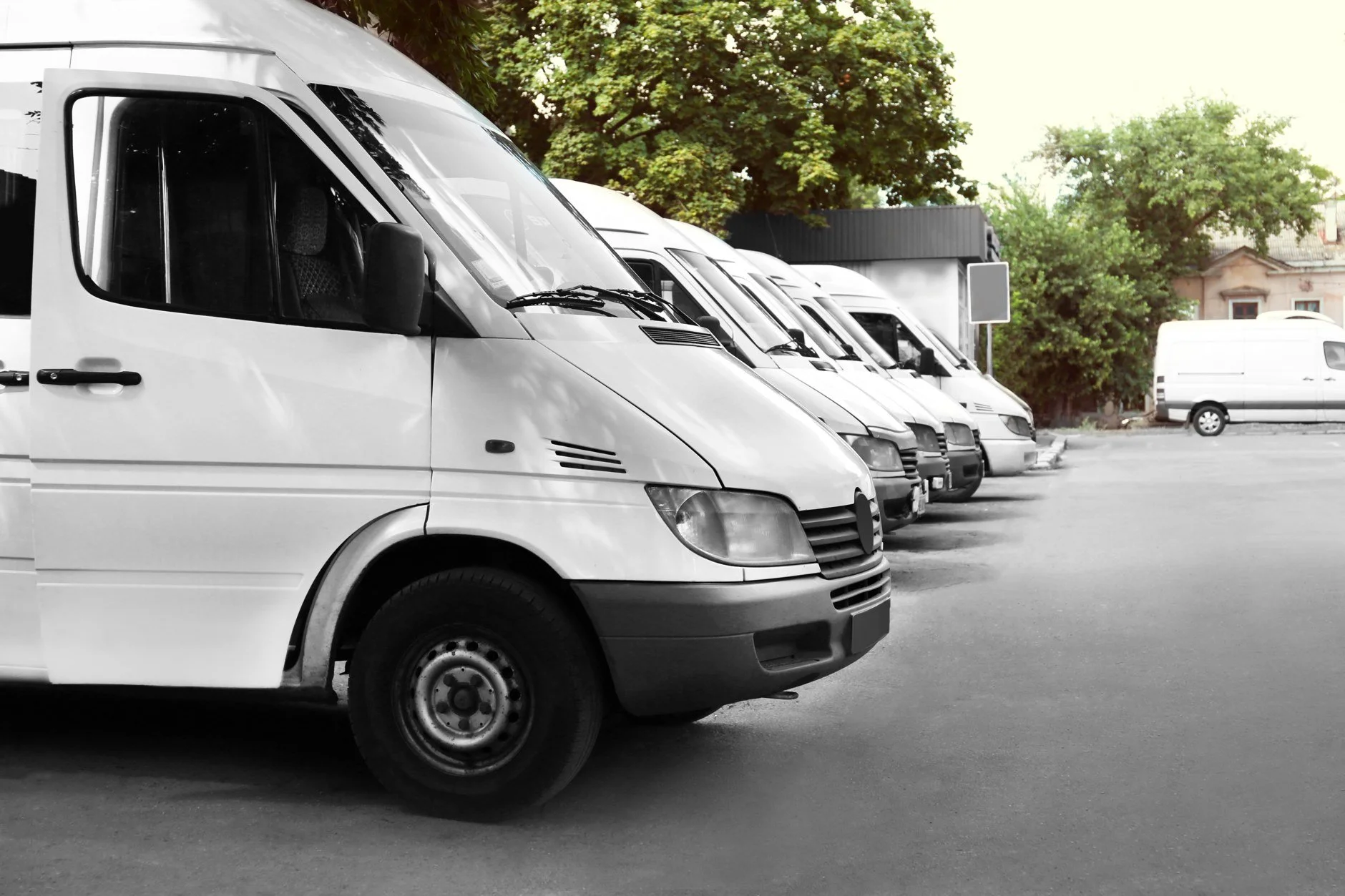 Ex-Fleet Vans: Reading History, Mileage and Condition from an Auction Listing