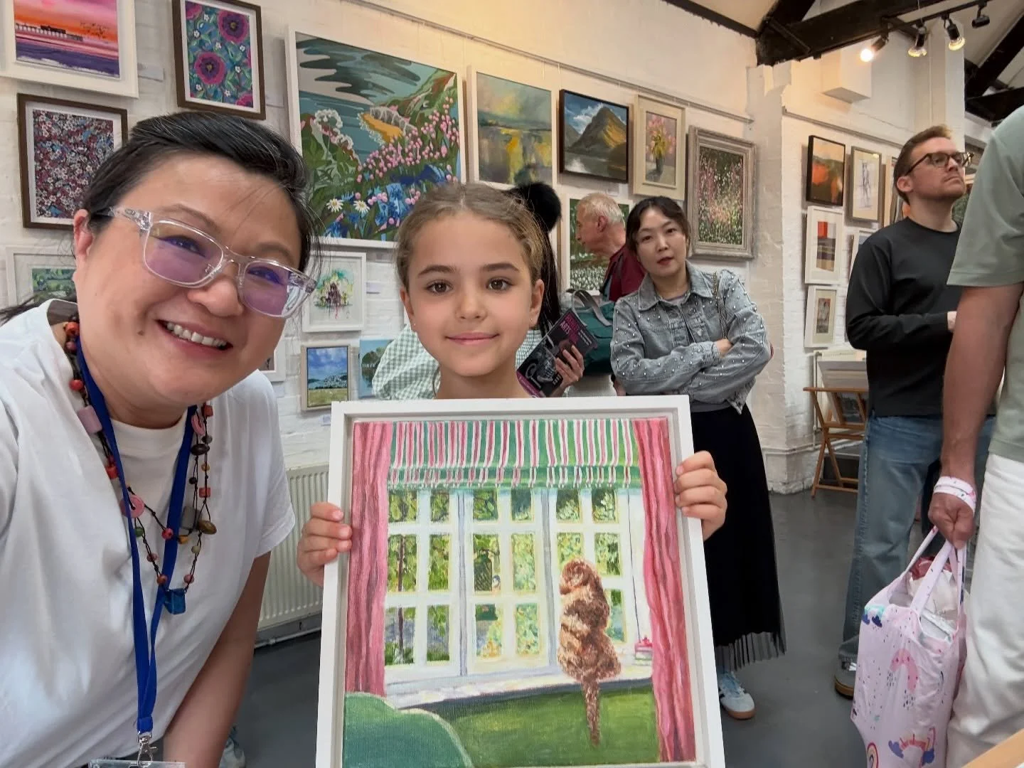 So pleased that this painting has gone to my youngest collector ever! Bella chose the painting herself from so many other fabulous works @henley.art.and.crafts.guild and paid for it from her own pocket. 

This is a favourite of mine so I&rsquo;m so p
