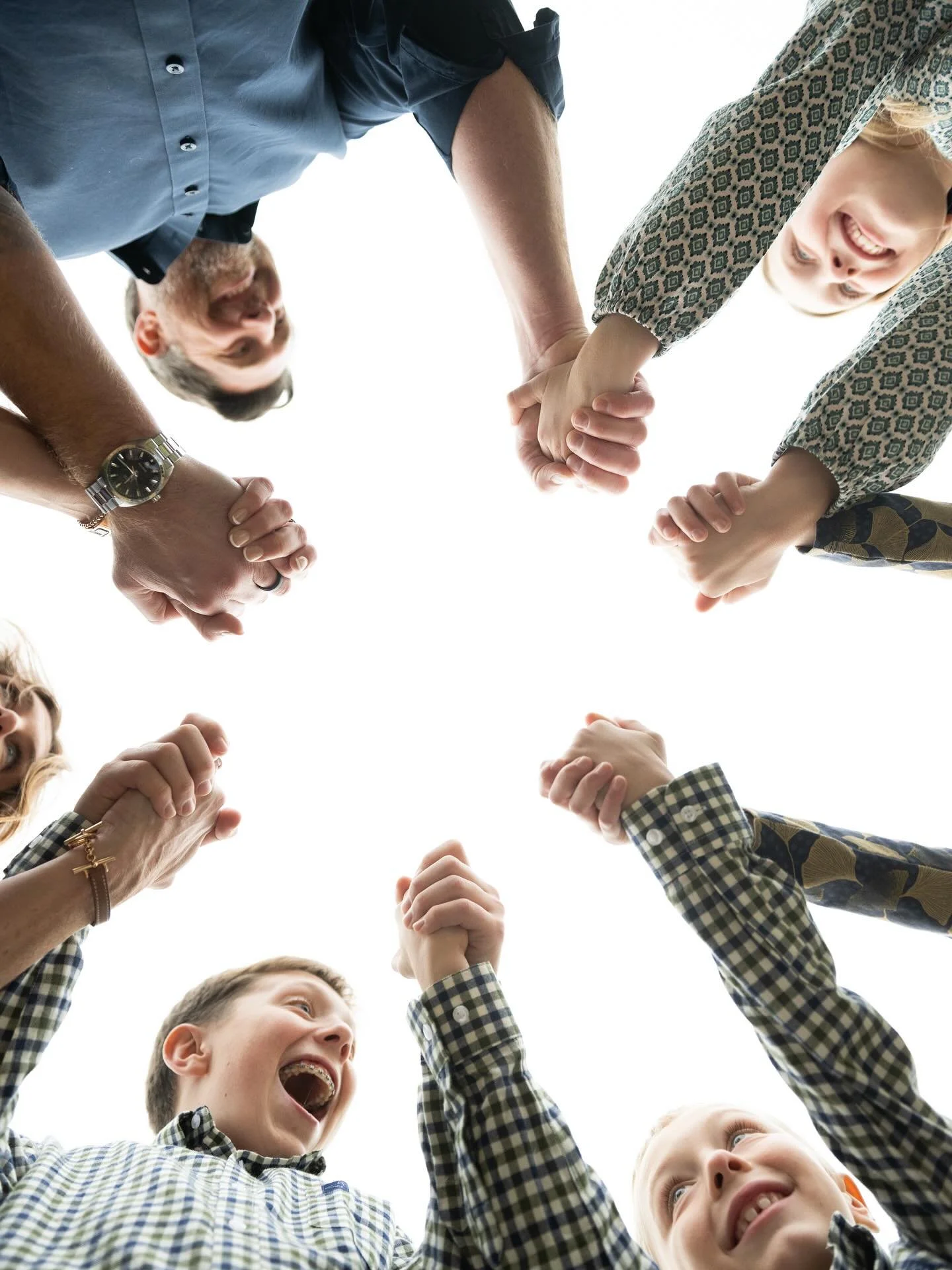 Family portrait season is in full swing! Still time to schedule your session! Reach out! ✨