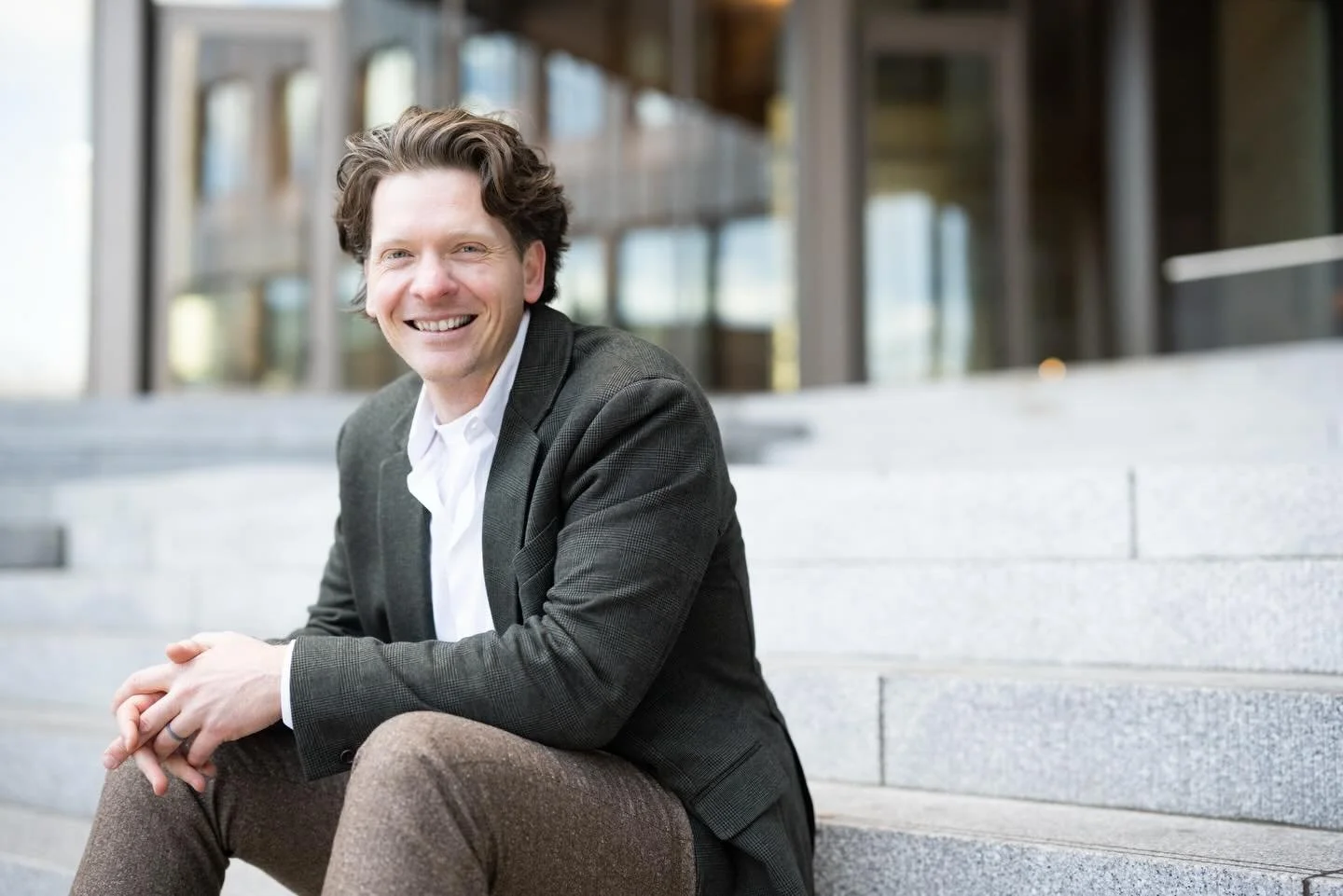 Meet Thomas Warren! I had the pleasure of taking a new set of brand photos for him a few weeks ago. Such a lovely human!

Prior to real estate, Thomas served as an English teacher and the girls soccer coach at Monticello High School for a decade. Dur