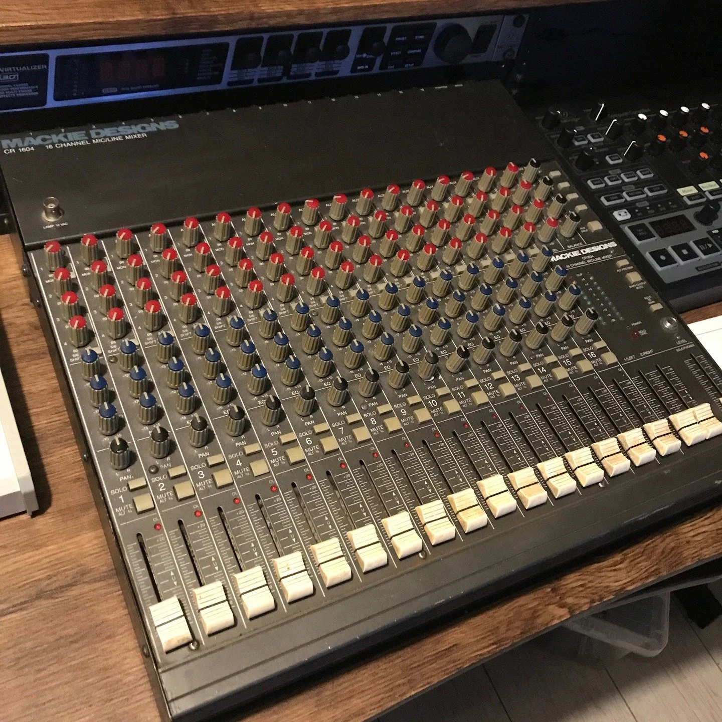 New edition to the studio straight out of the 90s 👀🔥 #Mackie #CR1604