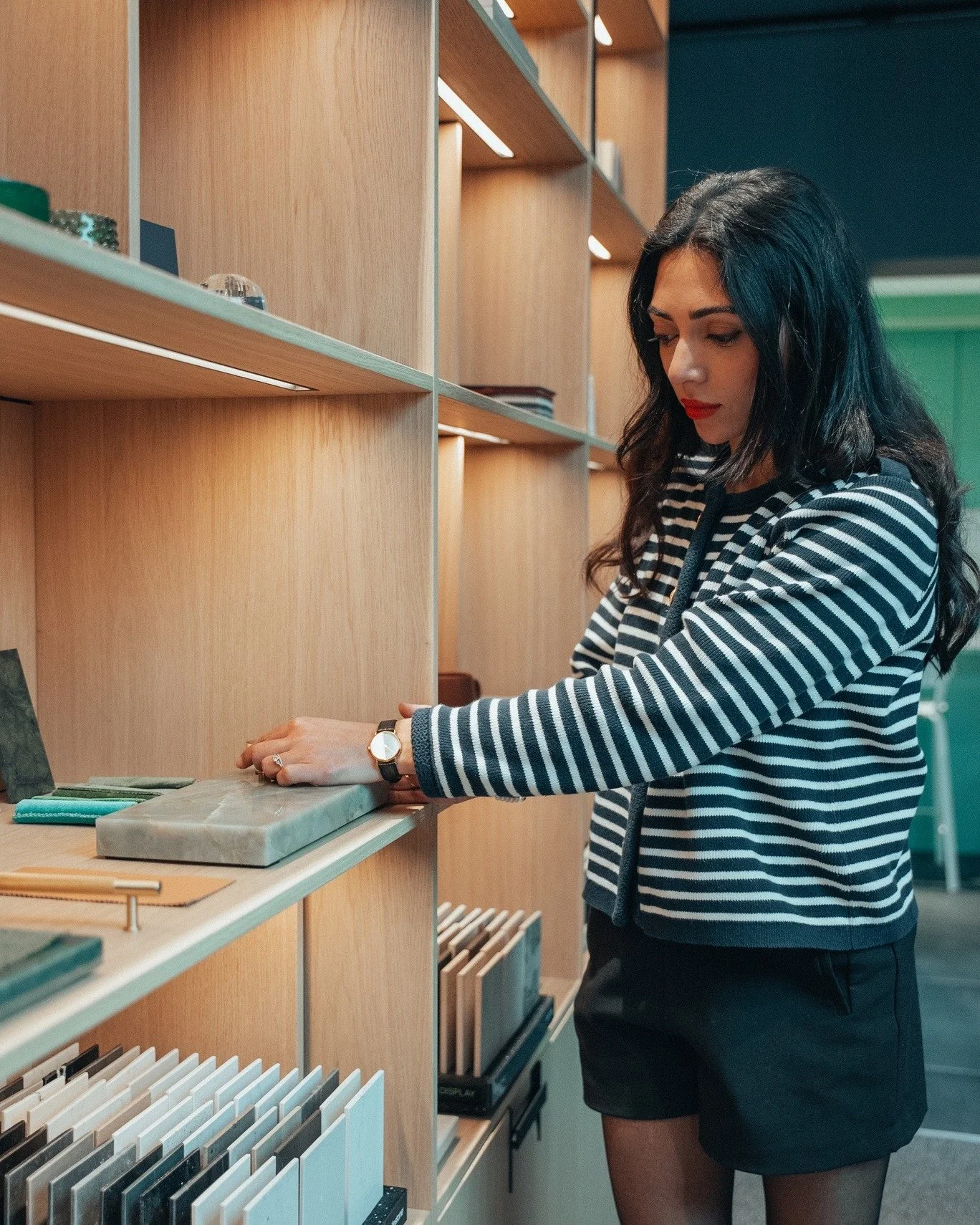 Pinterest ne montre pas comment un mat&eacute;riau vit.

Lorsqu&rsquo;on choisit un mat&eacute;riau, les vraies questions sont rarement esth&eacute;tiques.
On se demande plut&ocirc;t :

&ndash; Comment va-t-il r&eacute;agir aux chocs ?
&ndash; &Agrav