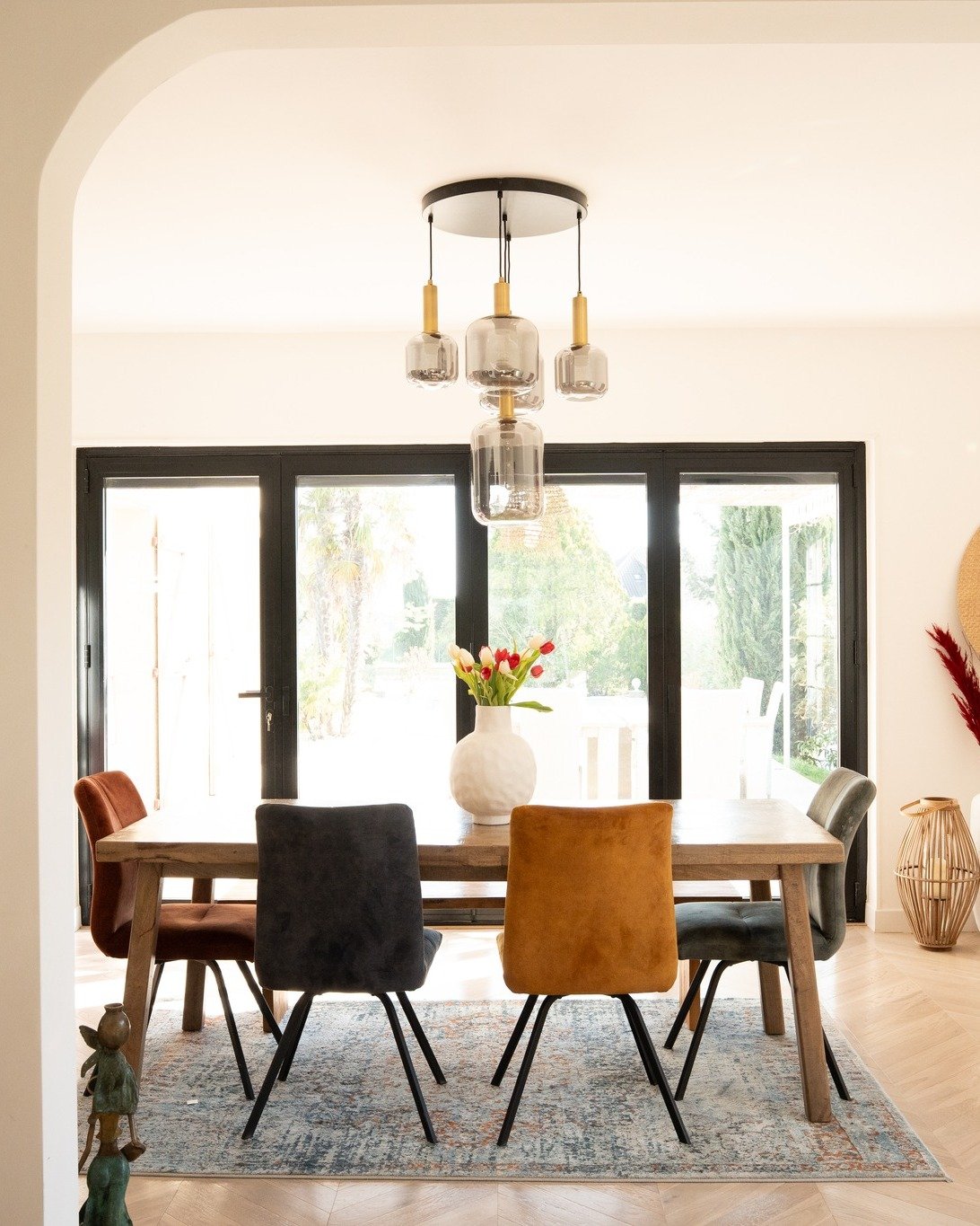 PROJET AUSSONNE &mdash; Ouvrir pour r&eacute;v&eacute;ler le potentiel

Dans ce projet, le brief &eacute;tait clair : transformer une pi&egrave;ce de vie sombre et compartiment&eacute;e en un espace lumineux, fluide et adapt&eacute; &agrave; la vie d