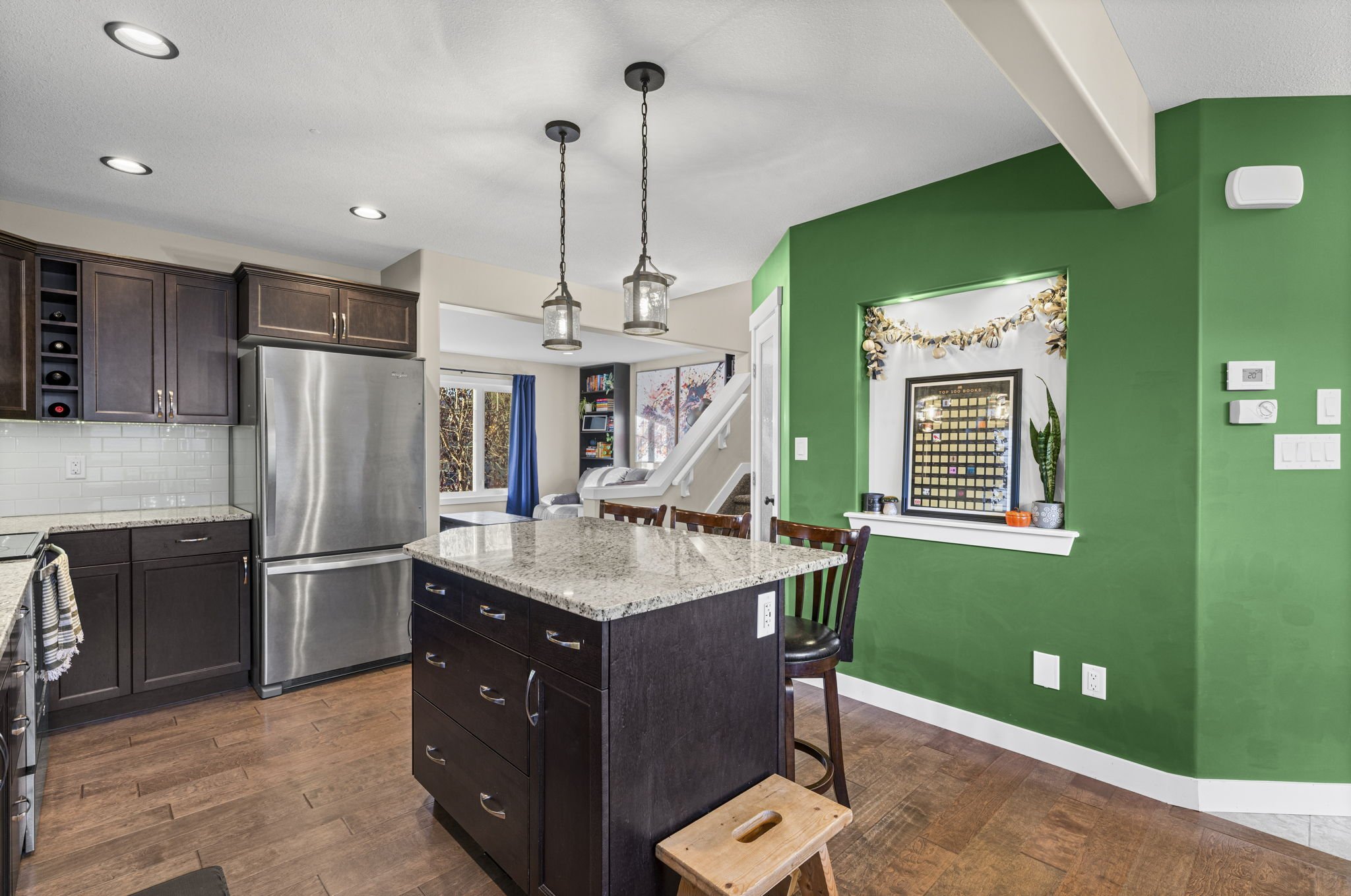 07 - Kitchen Facing Living.jpg