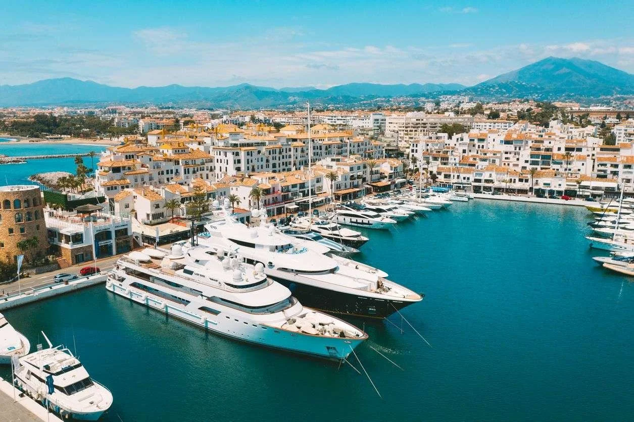 Marbella_Puerto_Banus.jpg