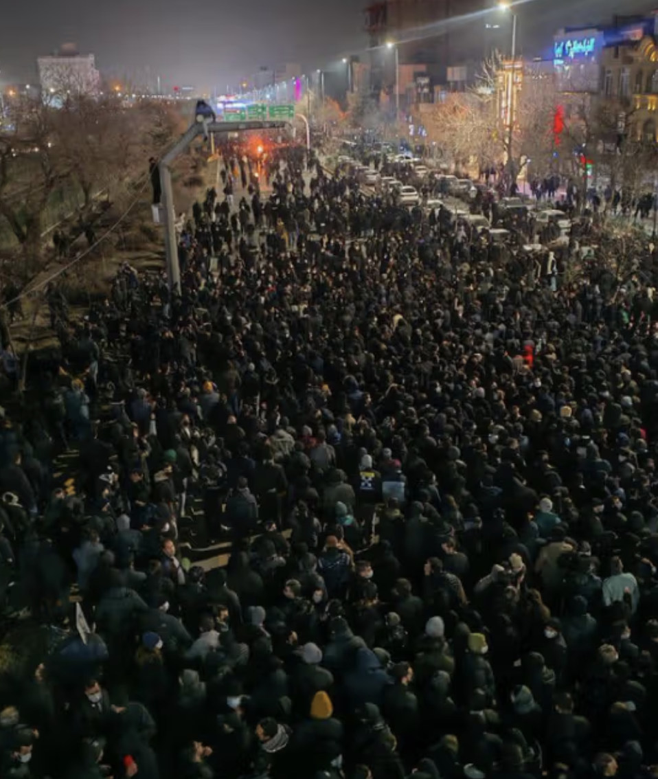 Dag 12: miljoenen de straat op bij toenemende protesten, internetontregeling en geruchten over sluiting van het luchtruim