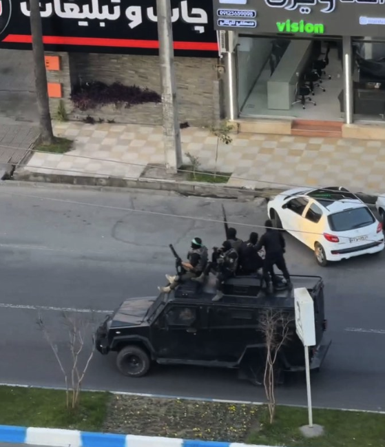 Dag 20: 16/1/26 Koerswijziging Trump? en steeds meer beelden van de terreur die schuil ging achter de internet black out, Pahlavi spreekt