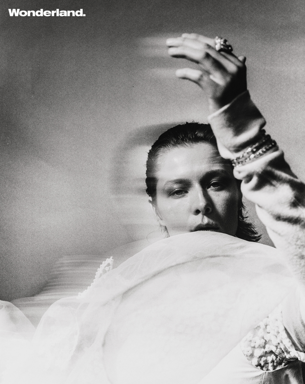 Wonderland Magazine 