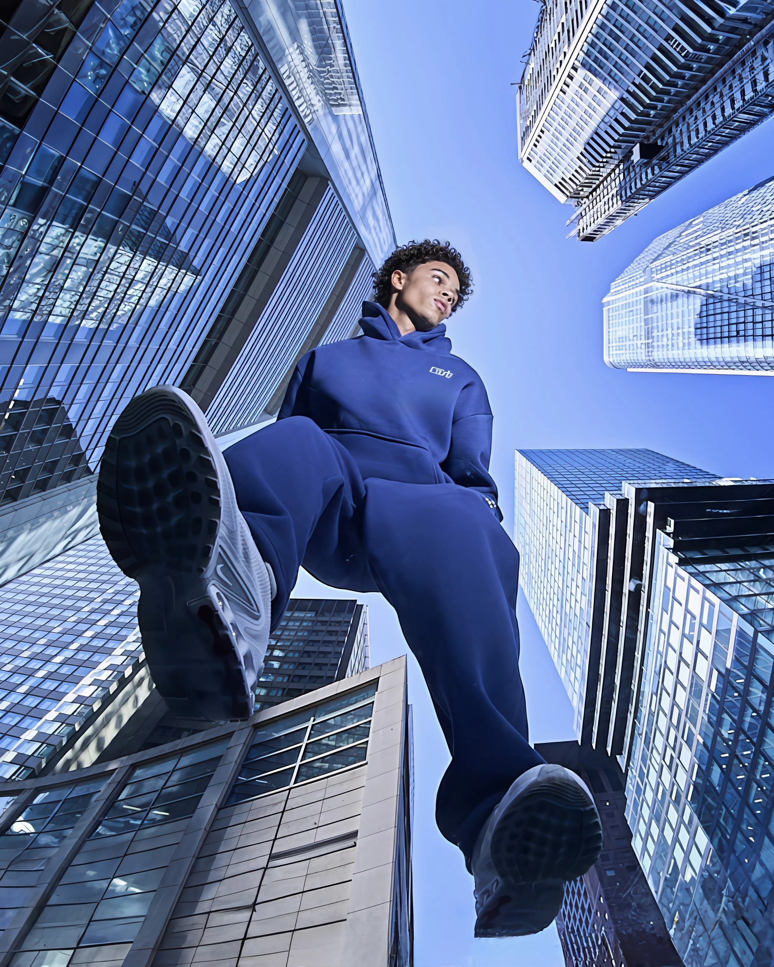 Cinematic Streetwear Shooting für CUSB in Frankfurt – Authentisches Brand Storytelling und Urban Photography