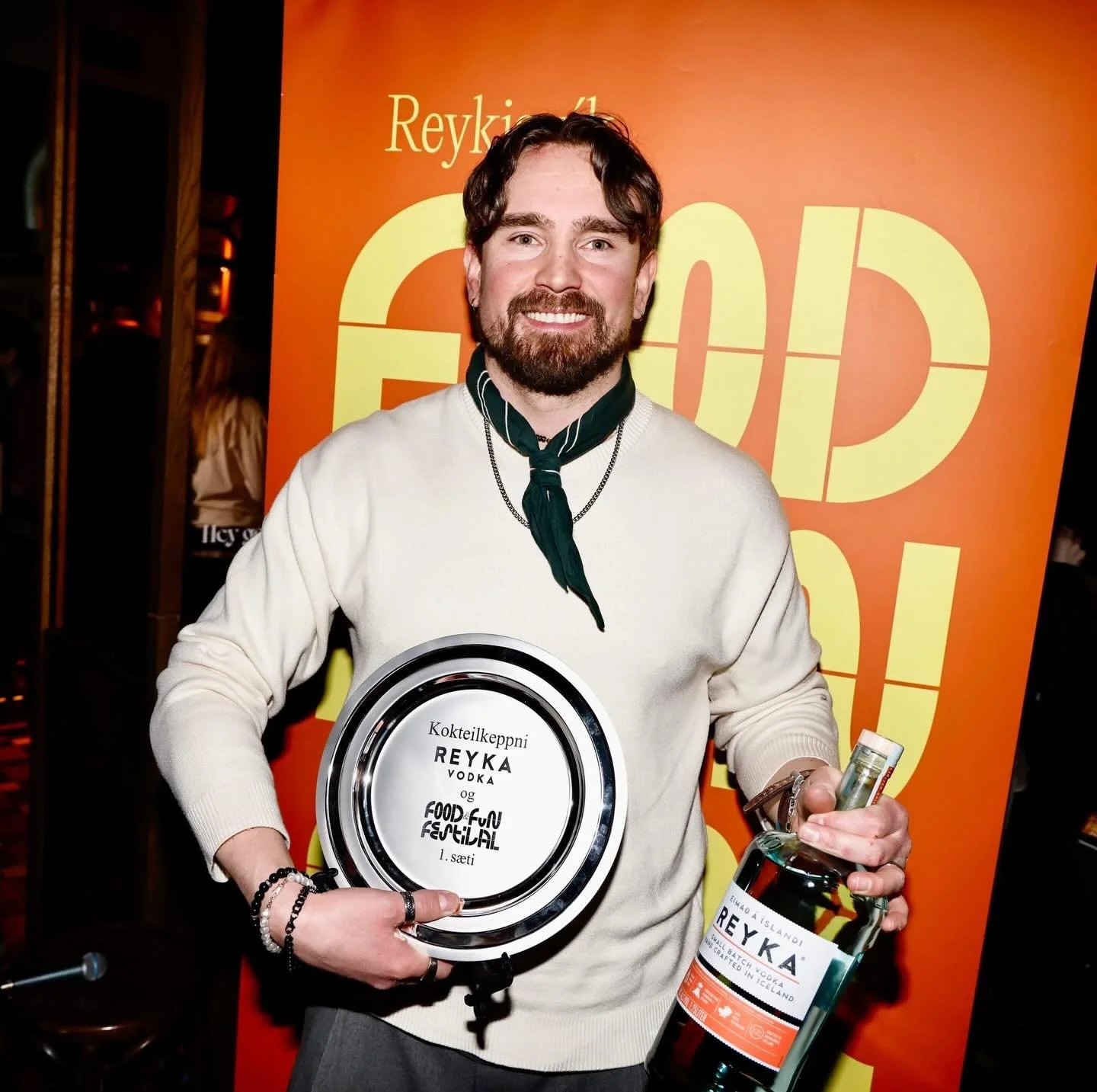 @fjallkonan.rvk sigra&eth;i &iacute; kokteilkeppni Food &amp; Fun &iacute; &aacute;r!🧡

Svavar Helga Ernuson t&oacute;k heim sigurinn me&eth; kokteilinn sinn 
&ldquo;Dita Verdi&rdquo;👌🏼

Til hamingu Svavar!