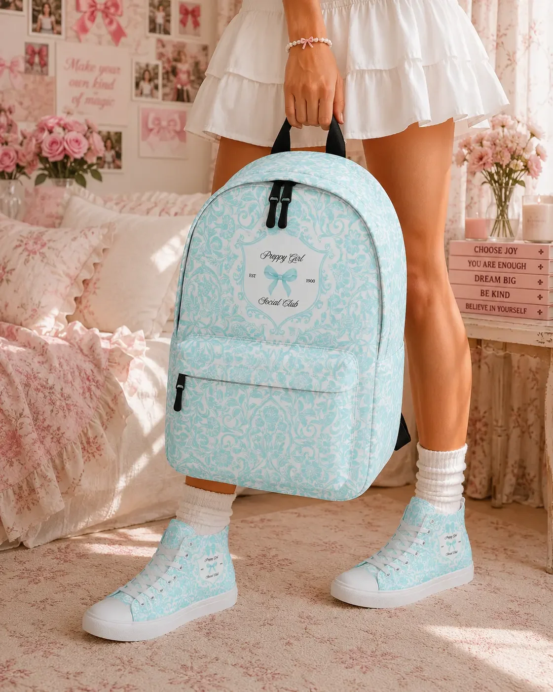 preppy-girl-social-club-blue-backpack-sneakers-outfit.webp