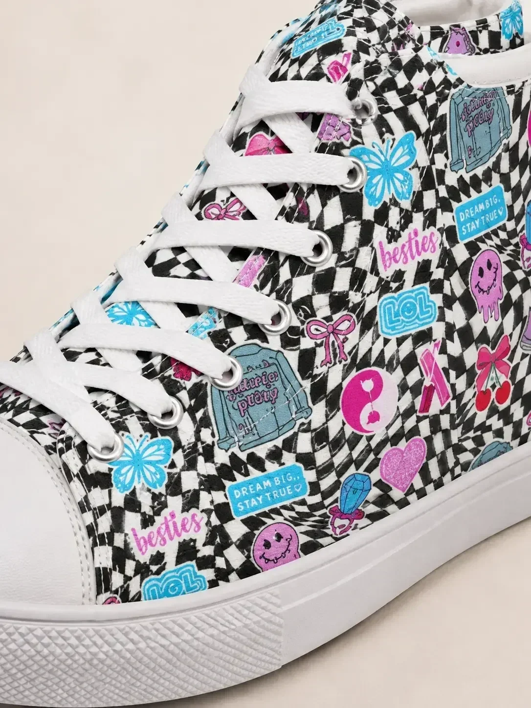 y2k-checkered-canvas-sneakers-close-up.webp