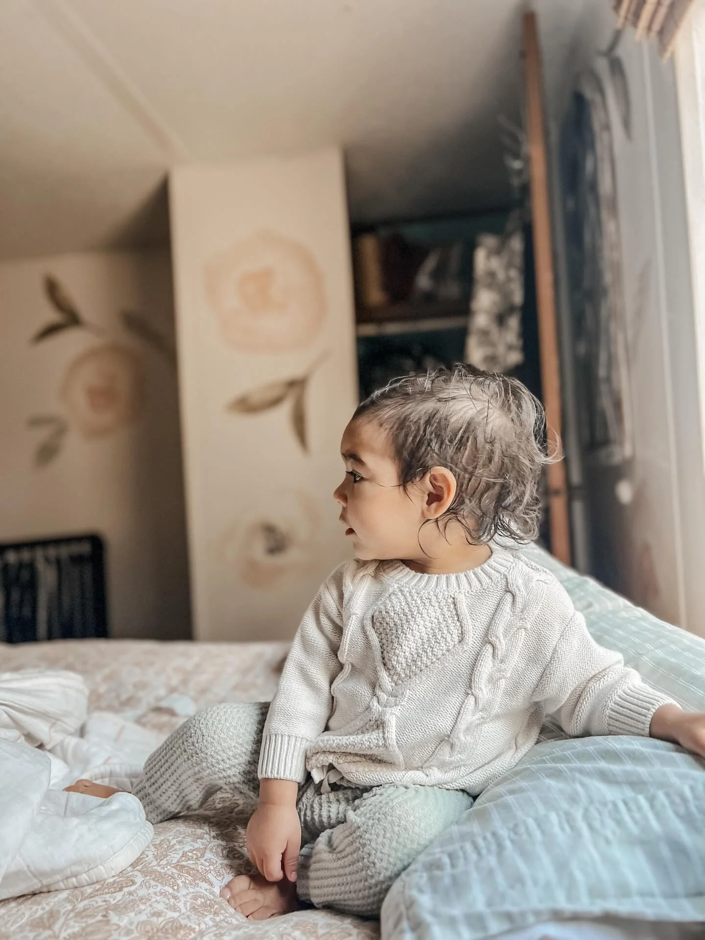 Little ones in knitted sweaters are the cutest. SWIPE for my absolute fav photo of her.