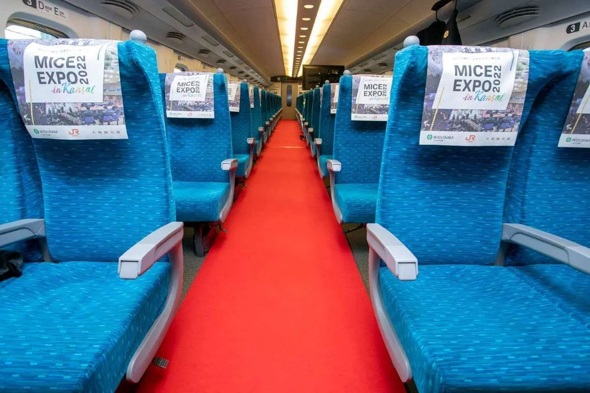 Shinkansen-Nozomi-Charter-Service-003.jpg